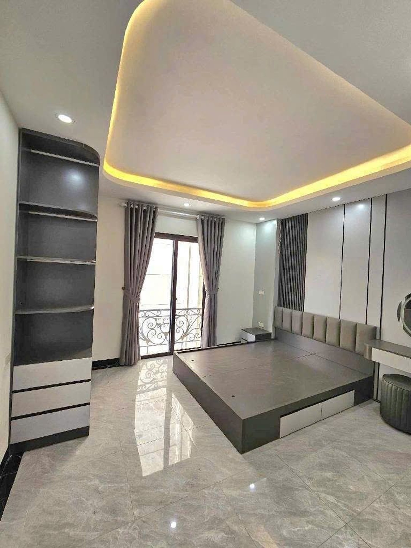 Nhà riêng 5 tầng thiết kế hiện đại tại Thanh Am, việt Hưng Long biên nhỉnh 6 tỷ