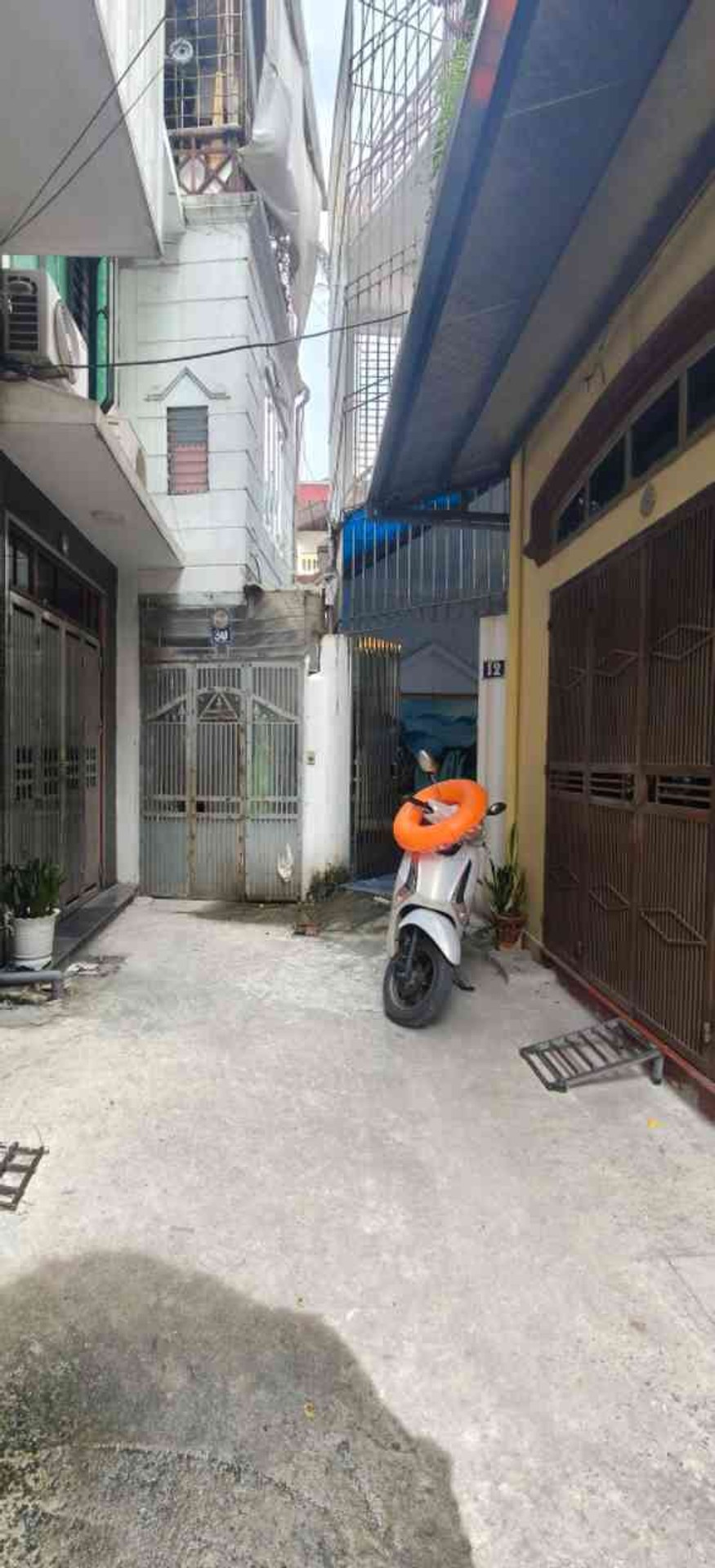 Nhà 3 tầng rộng rãi tại Long Biên, thiết kế tiện nghi cho gia đình
