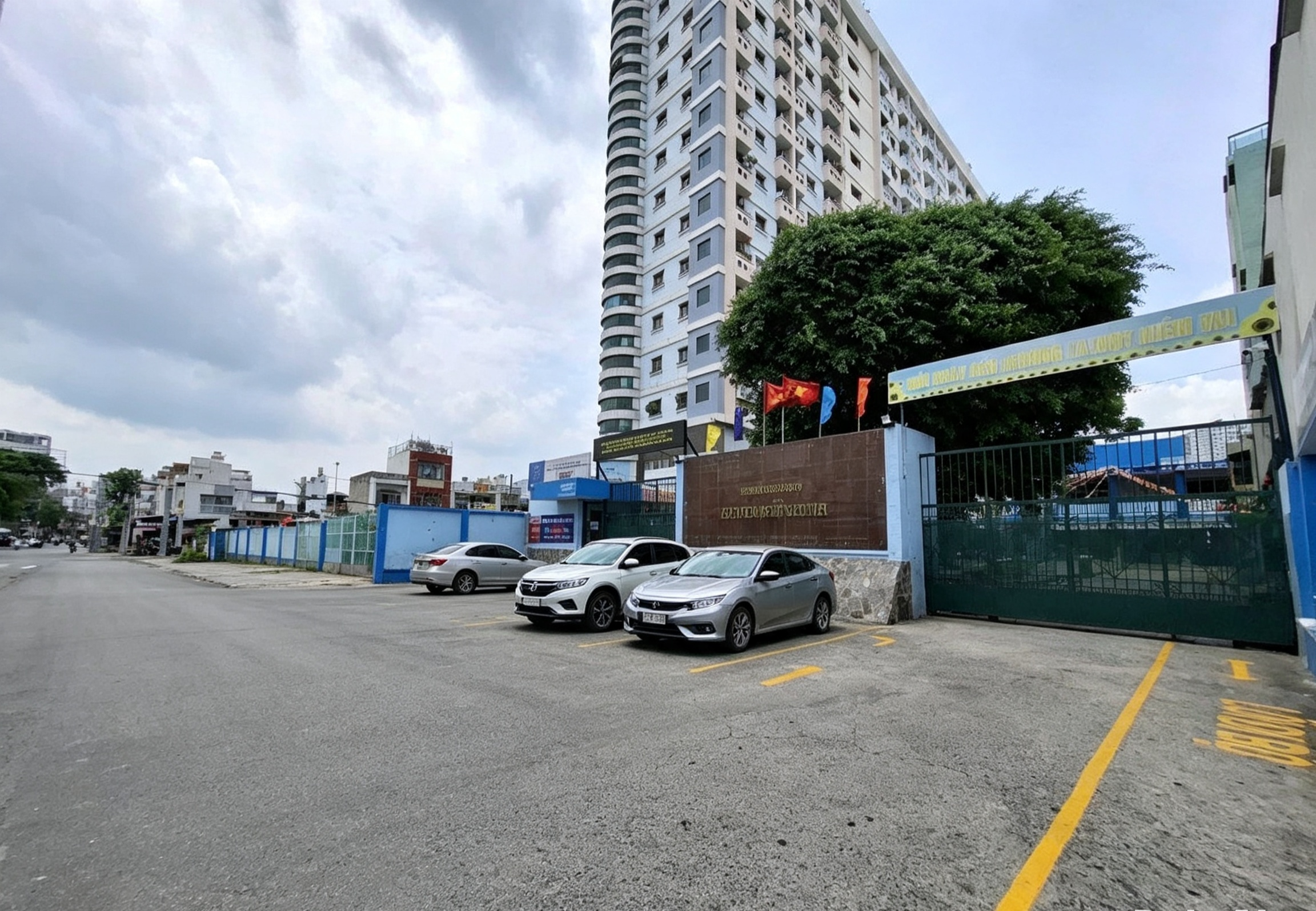 Bán căn hộ chung cư 2 phòng ngủ tại quận Tân Phú, diện tích 74m2, giá 3.6 tỷ