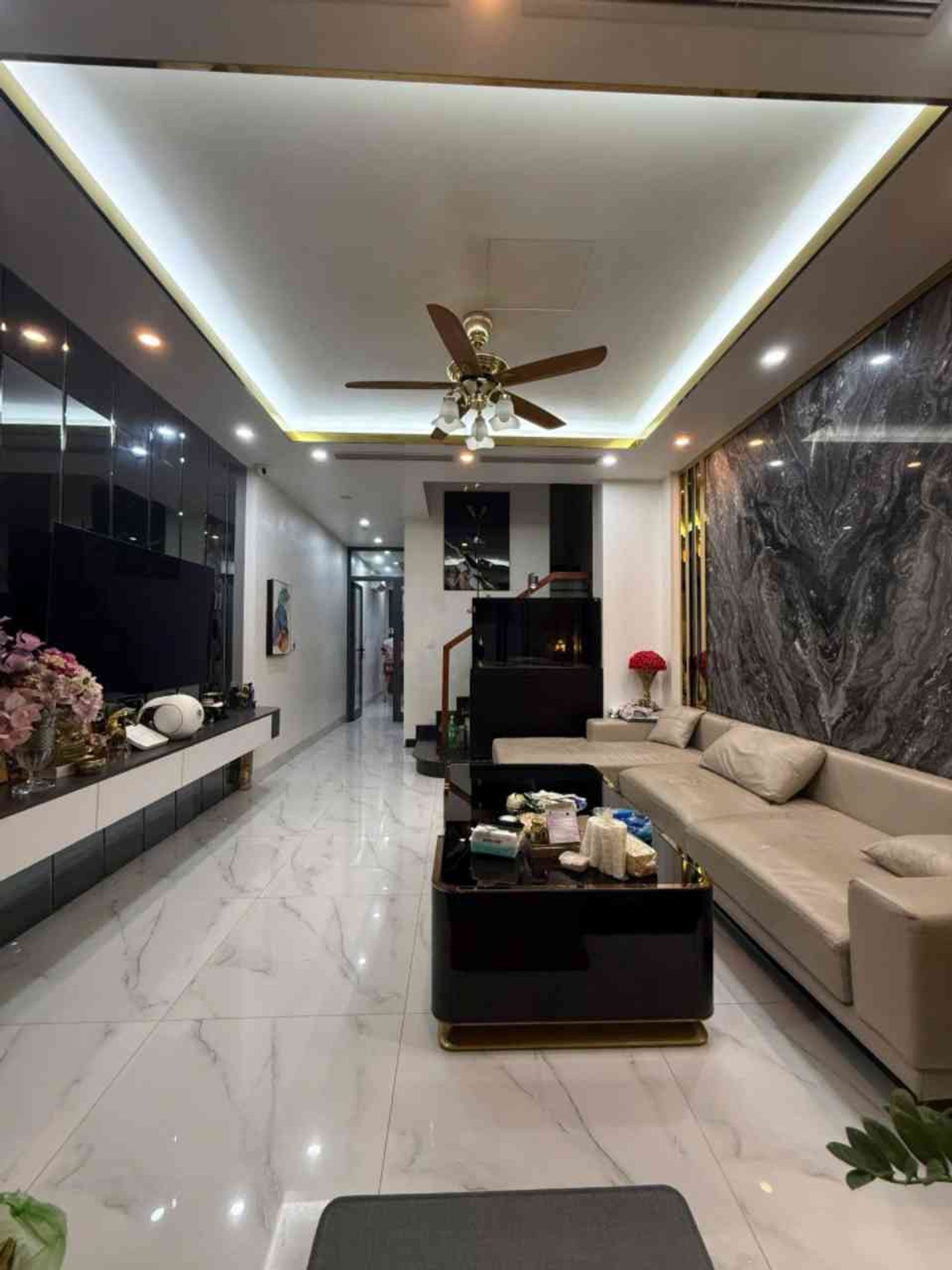 Bán nhà riêng 5 tầng tại Lý Sơn, thiết kế hiện đại 5 phòng ngủ, giá hợp lý
