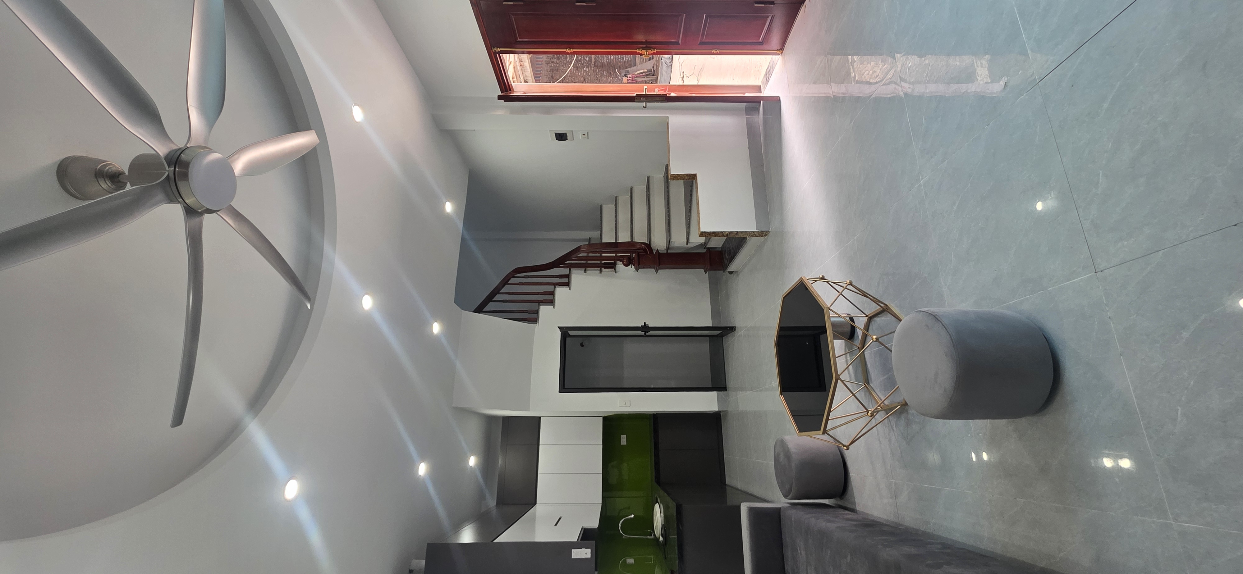 Nhà lô góc 5 tầng siêu tiện nghi ngay Vinhomes Wonder City Đan Phượng