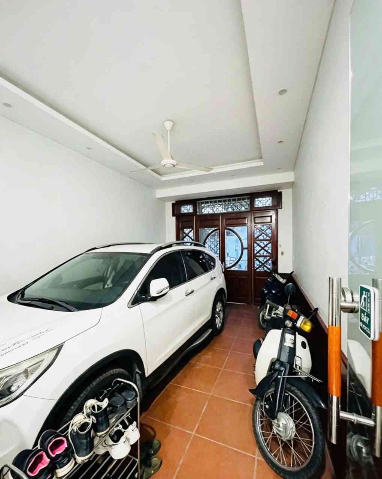 Biệt thự phố Nguyễn Xiển - Sang trọng, hiện đại, ô tô đỗ cửa