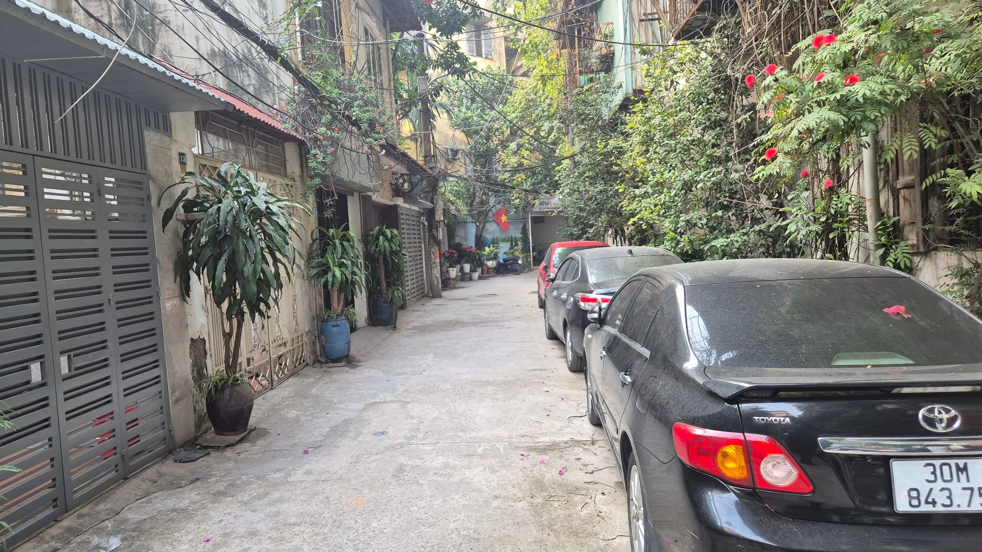 PHÂN LÔ GIẢI PHÓNG - Ô TÔ TRÁNH - GARA Ô TÔ - TƯƠNG LAI RẠNG NGỜI