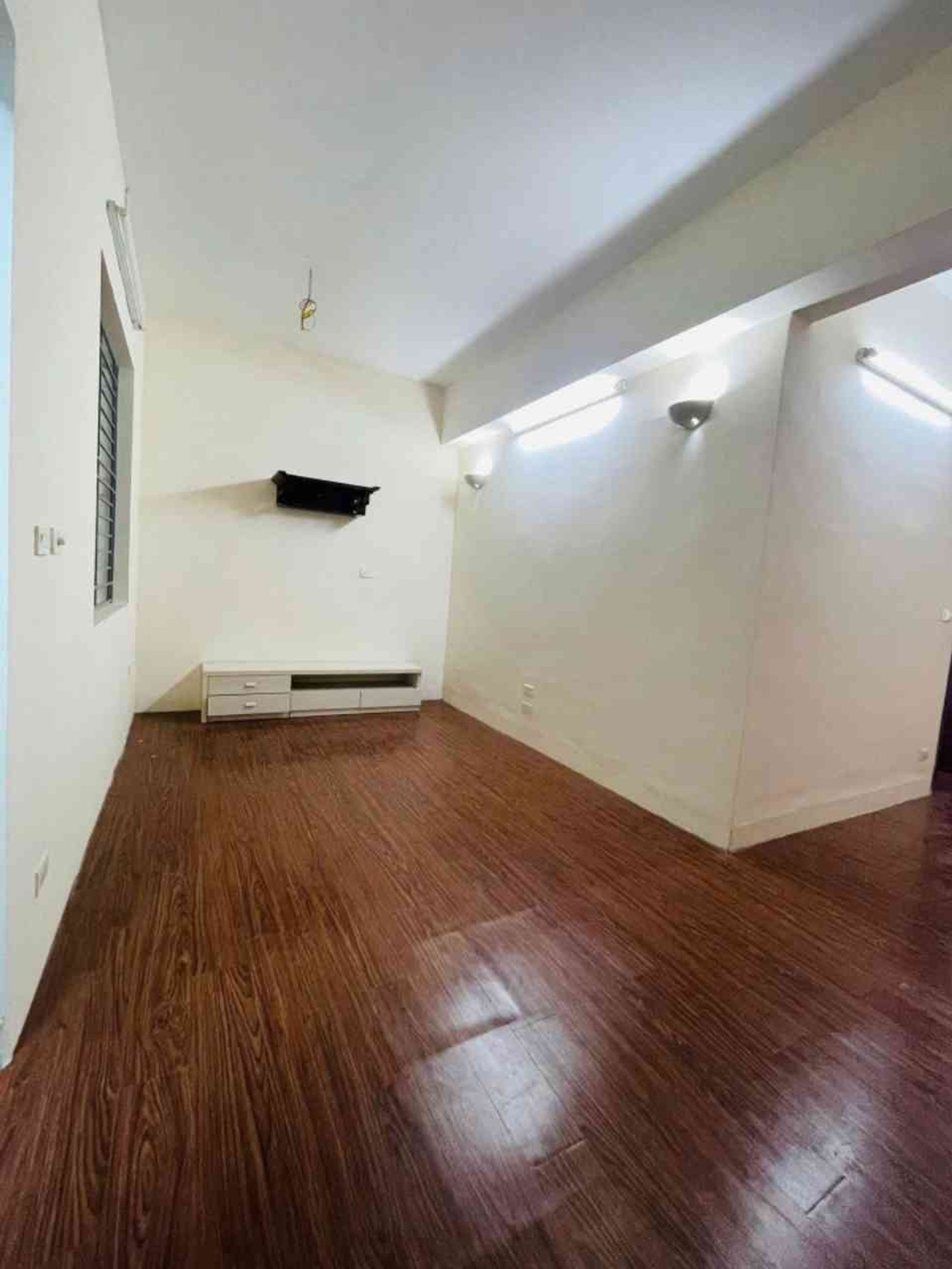 Bán chung cư thành phố giao lưu -2 ngủ chỉ 3,85 tỷ