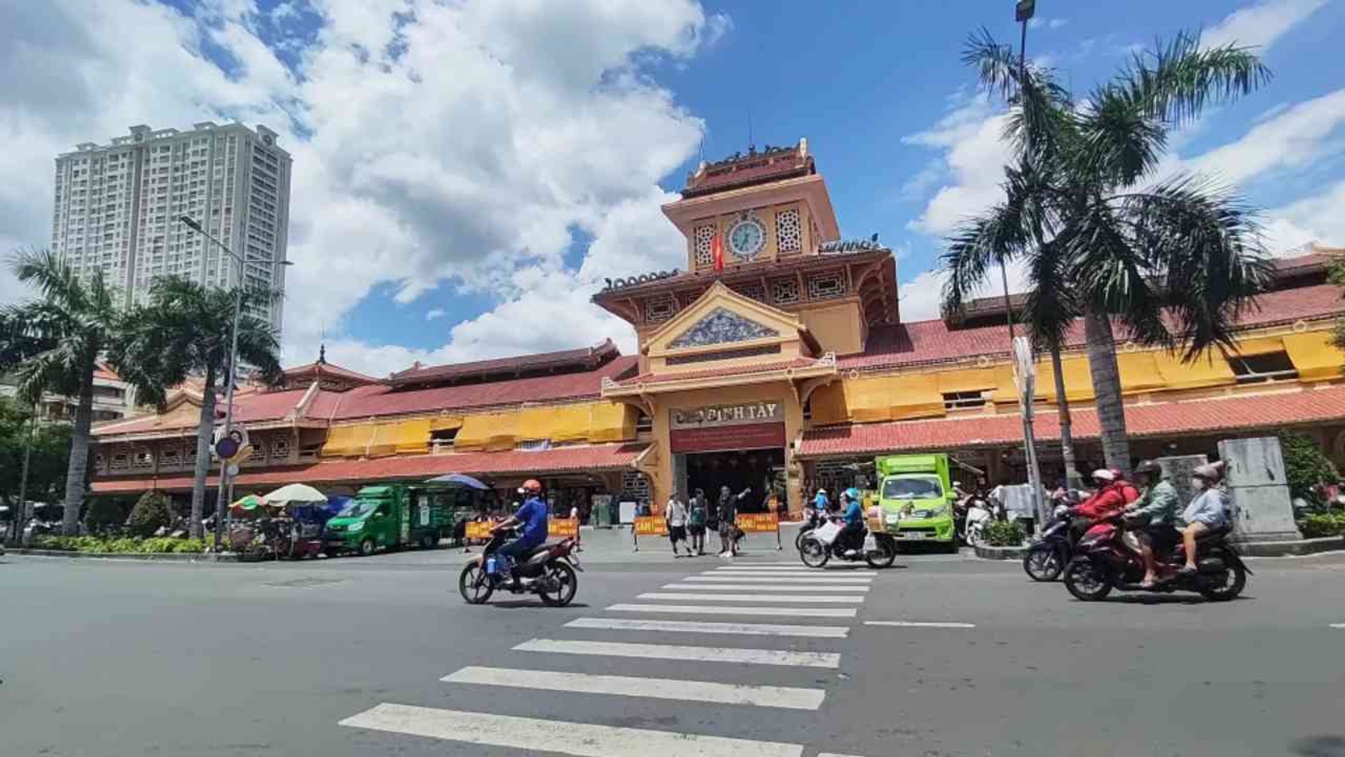 Cơ hội hiếm có sở hữu nhà mặt phố 6 tầng sang trọng tại Bình Tây với giá tốt