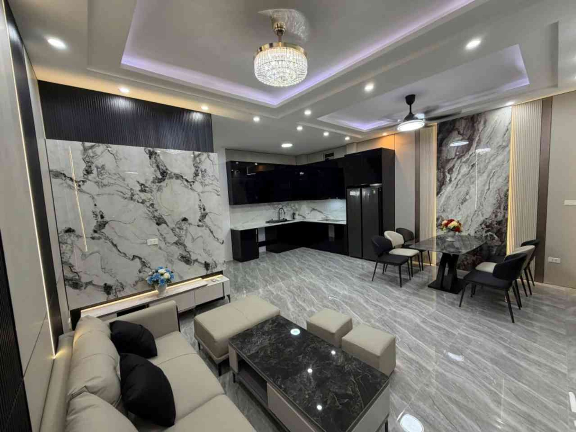 Nhà riêng 5 tầng lô góc, khu vực Thịnh Liệt, gần quận Hoàng Mai