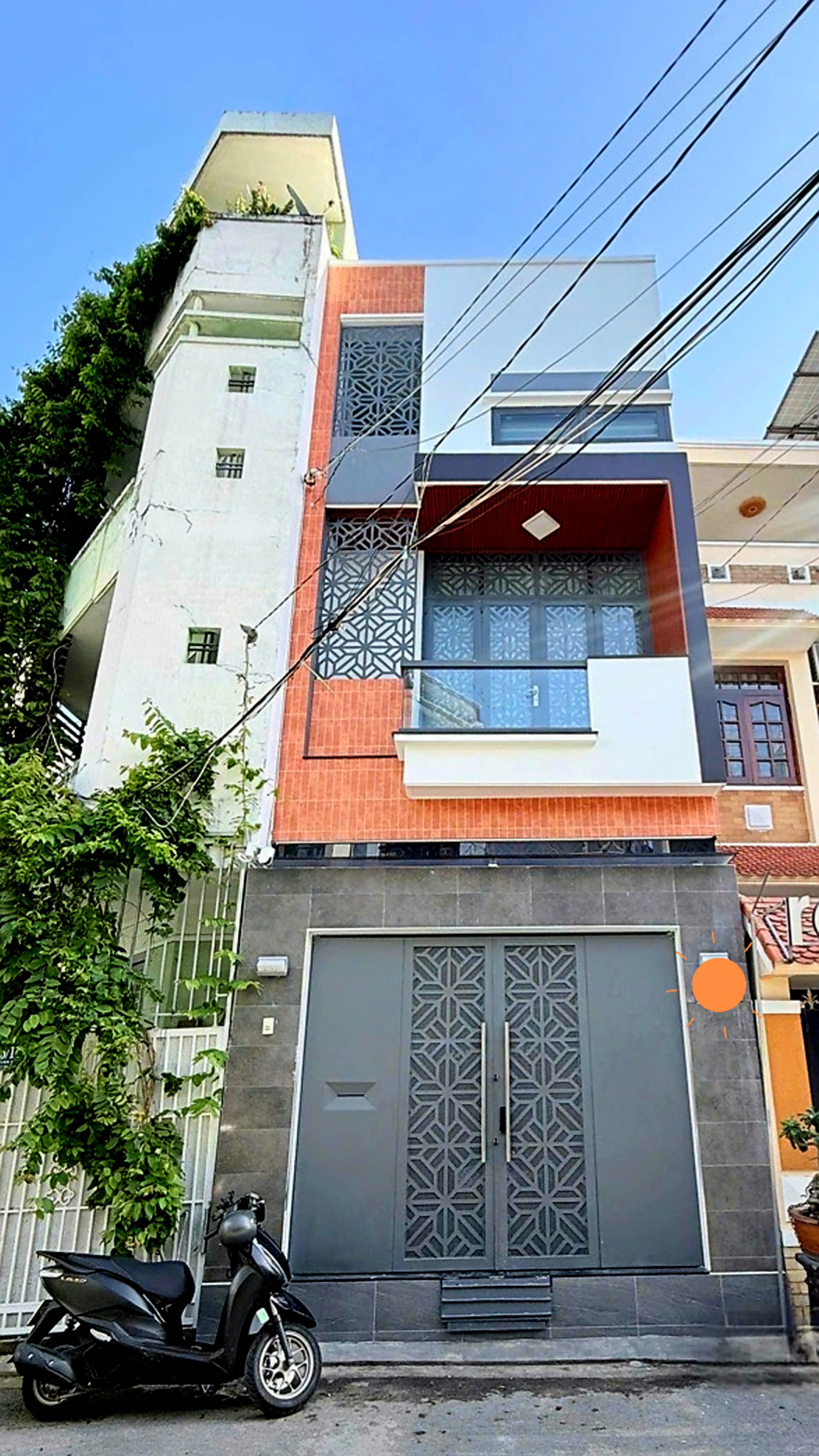 Nhà 3 tầng lệch 64m², 4 phòng ngủ, Lê Văn Lương, Quận 7, giá 12.8 tỷ