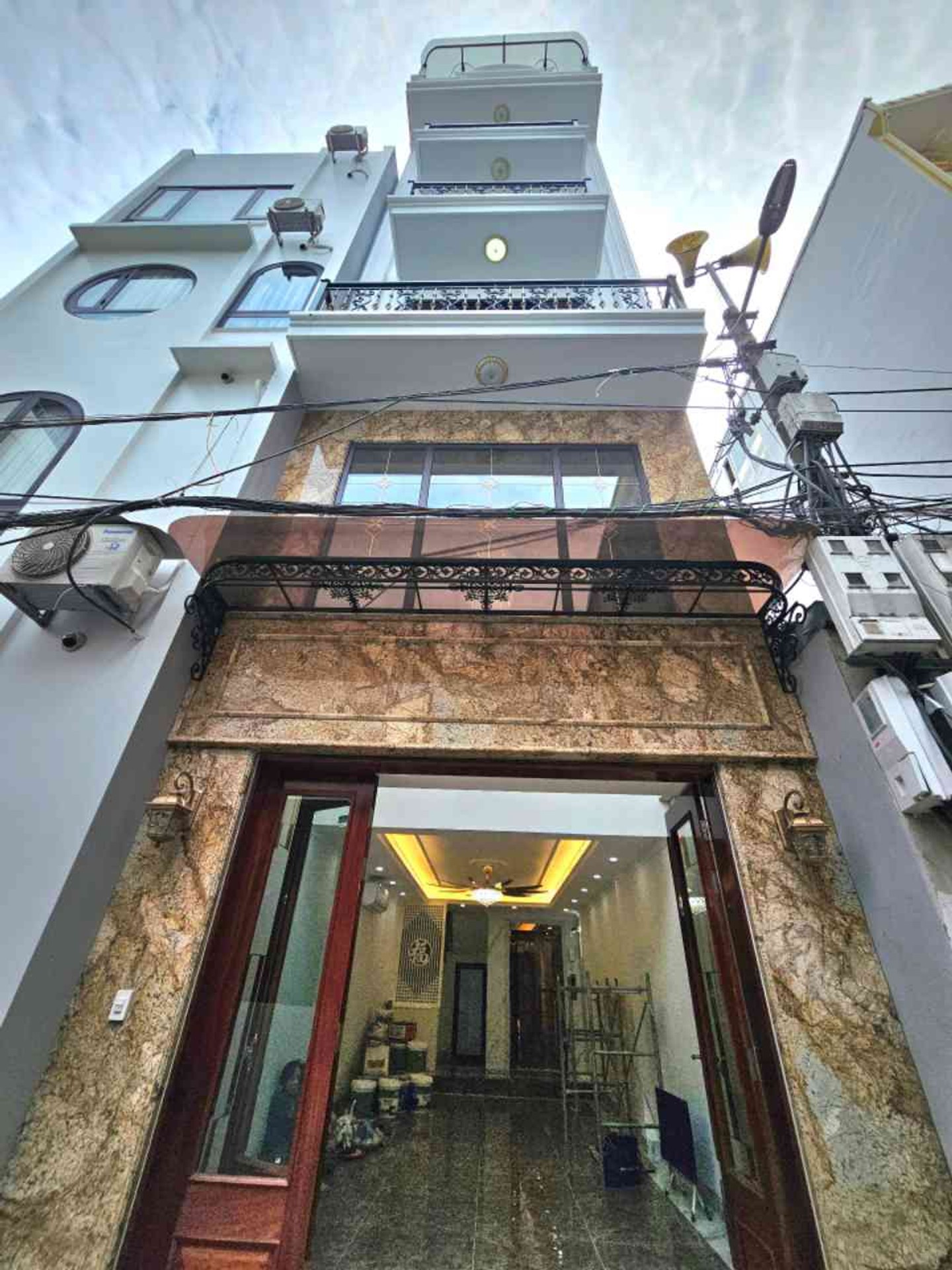 Nhà Nguyễn Lam 7 tầng thang máy - Siêu sang, siêu tiện