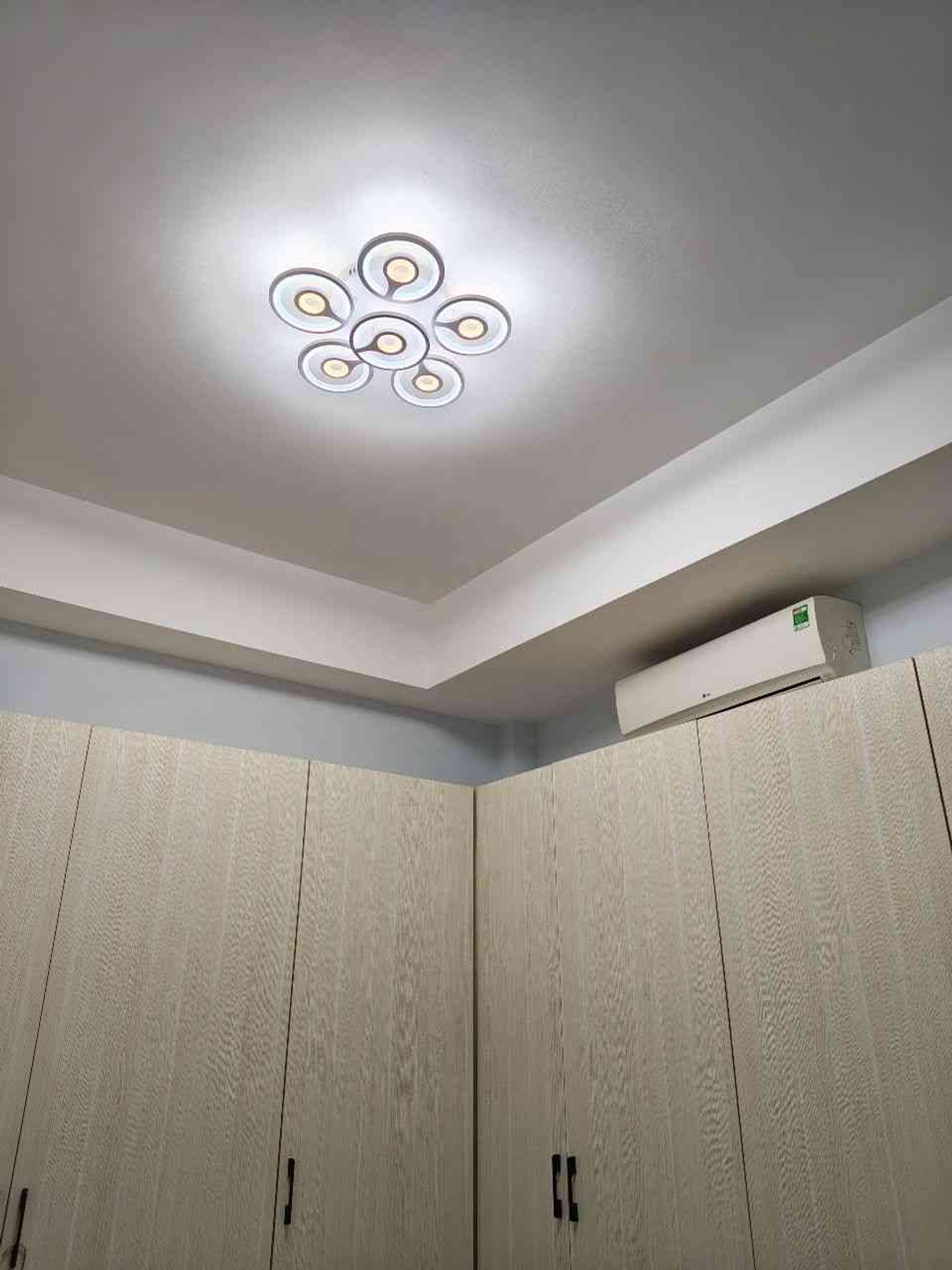 Nhà riêng 5 tầng thiết kế hiện đại tại phường 3, quận Gò Vấp