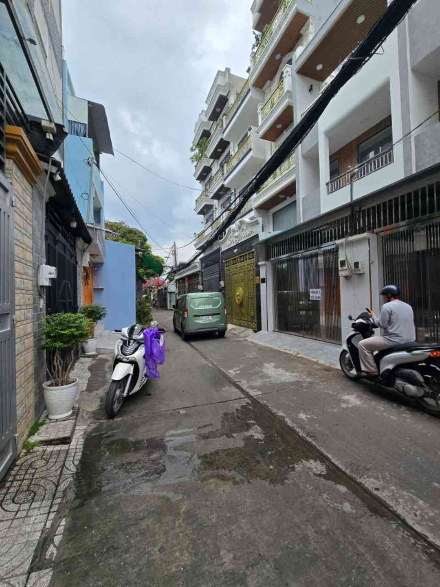 Nhà 1 trệt 2 lầu 4PN hẻm xe tải Bình Tân giá 9 tỷ