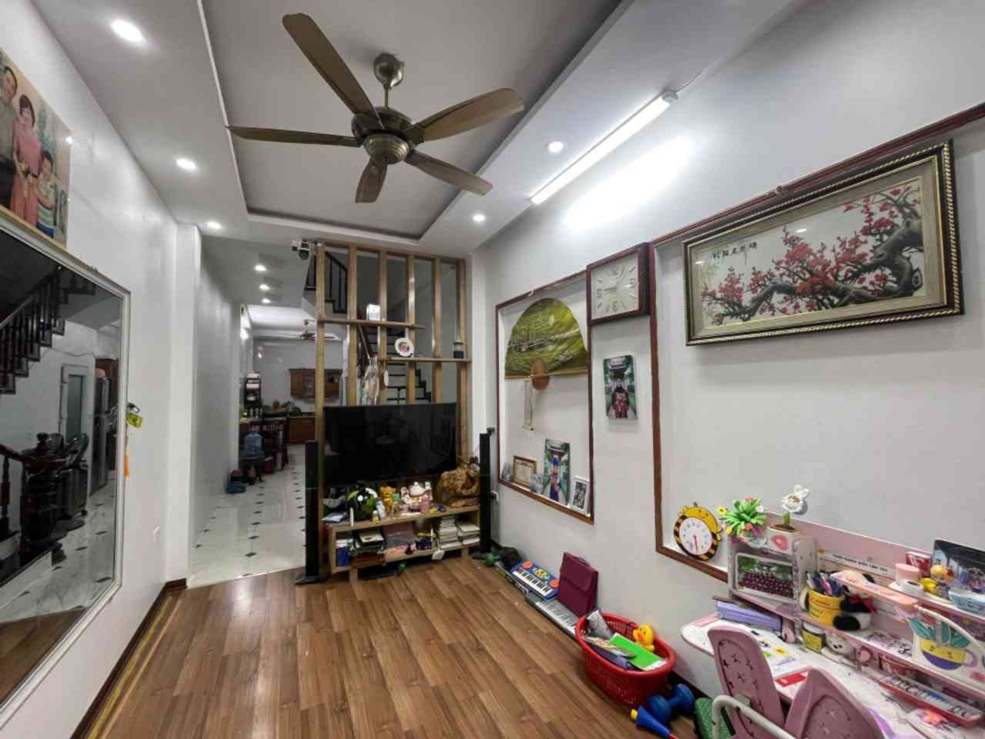 Bán nhà thụy Phương 5 tầng- dân xây giá 7.9 -otô đỗ cửa , Vài bước ra mặt phố vỉa hè
