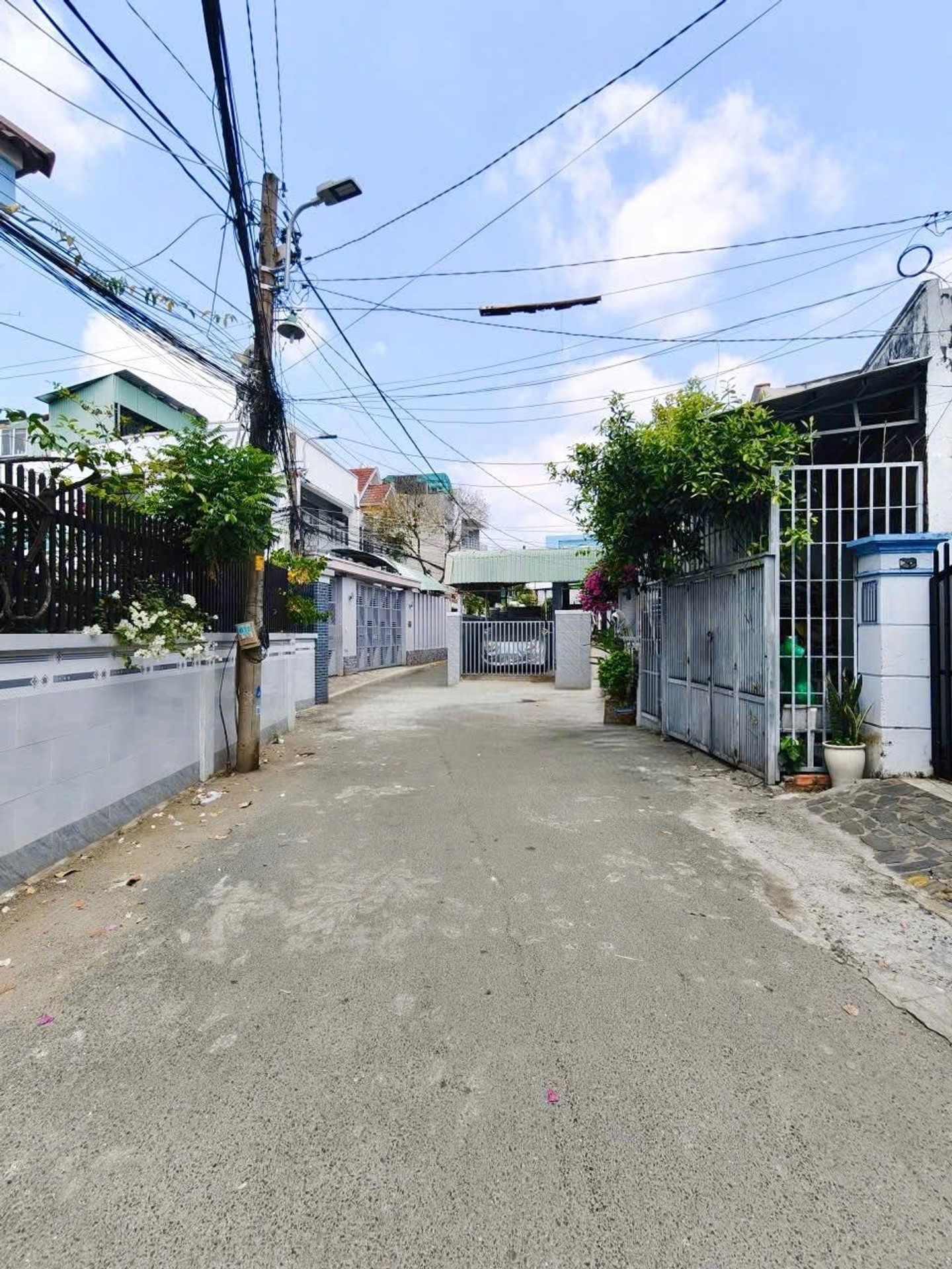 Nhà 3 tầng siêu giảm giá tại Thủ Đức, sẵn sàng vào ở