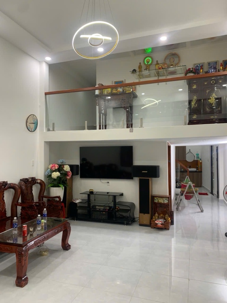 Bán nhà 4 tầng diện tích 67m2 tại Quận 10 gần trung tâm Cách Mạng Tháng 8