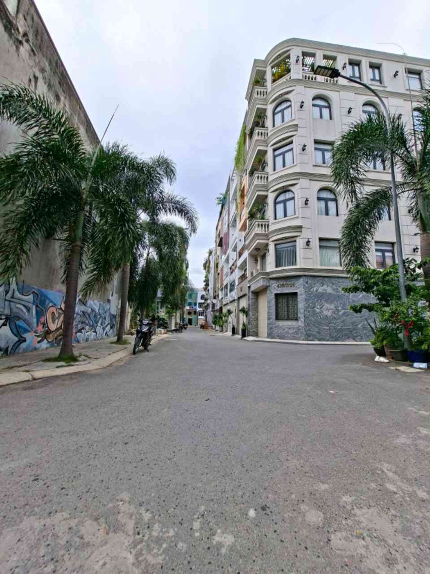 Bán nhà 5 tầng mới, thang máy, khu vip Gò Vấp