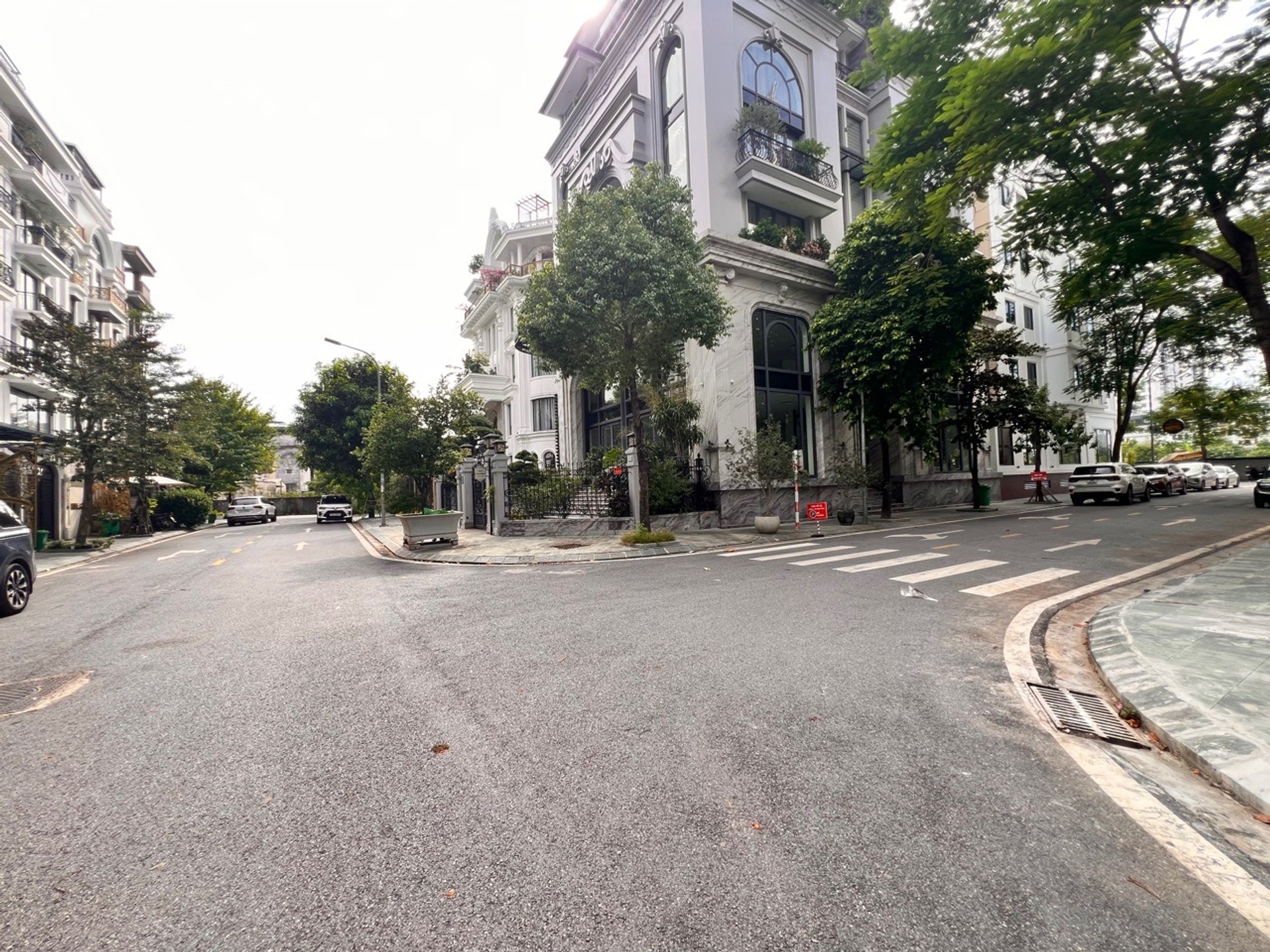 Biệt thự liền kề đẳng cấp tại khu Minh Nhựa, Long Biên