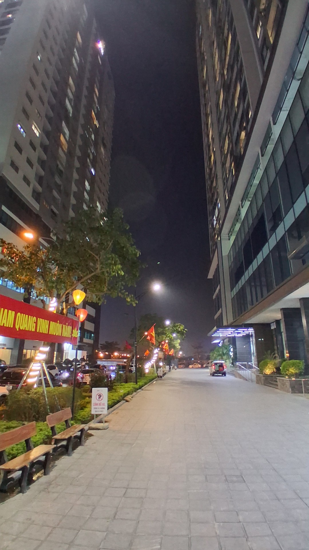 Bán căn hộ cc Ngoại Giao đoàn - Tây Hồ Tây: 95m2, 3 phòng ngủ - Nhà đẹp sẵn nội thất chỉ việc vào ở
