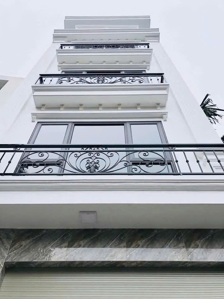 🏡NHÀ ĐẸP HÀO NAM - NGÕ THÔNG - THANG MÁY -TẶNG FULL NỘI THẤT - TIỆN ÍCH BẠT NGÀN .