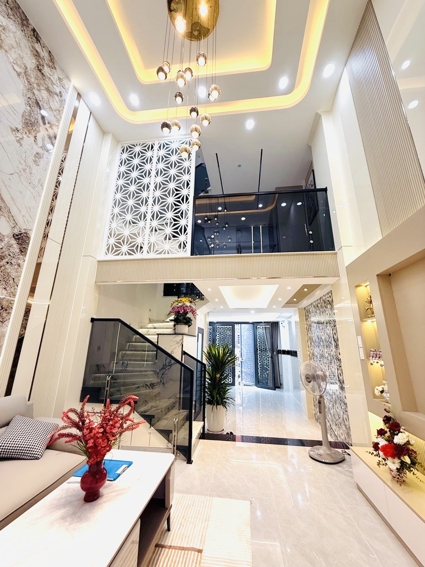 Bán nhà đẹp Gò Vấp, Phạm Văn Chiêu, full nội thất, ở ngay, 4 tầng, hẻm xe hơi, 4x10m, chỉ 7.x tỷ