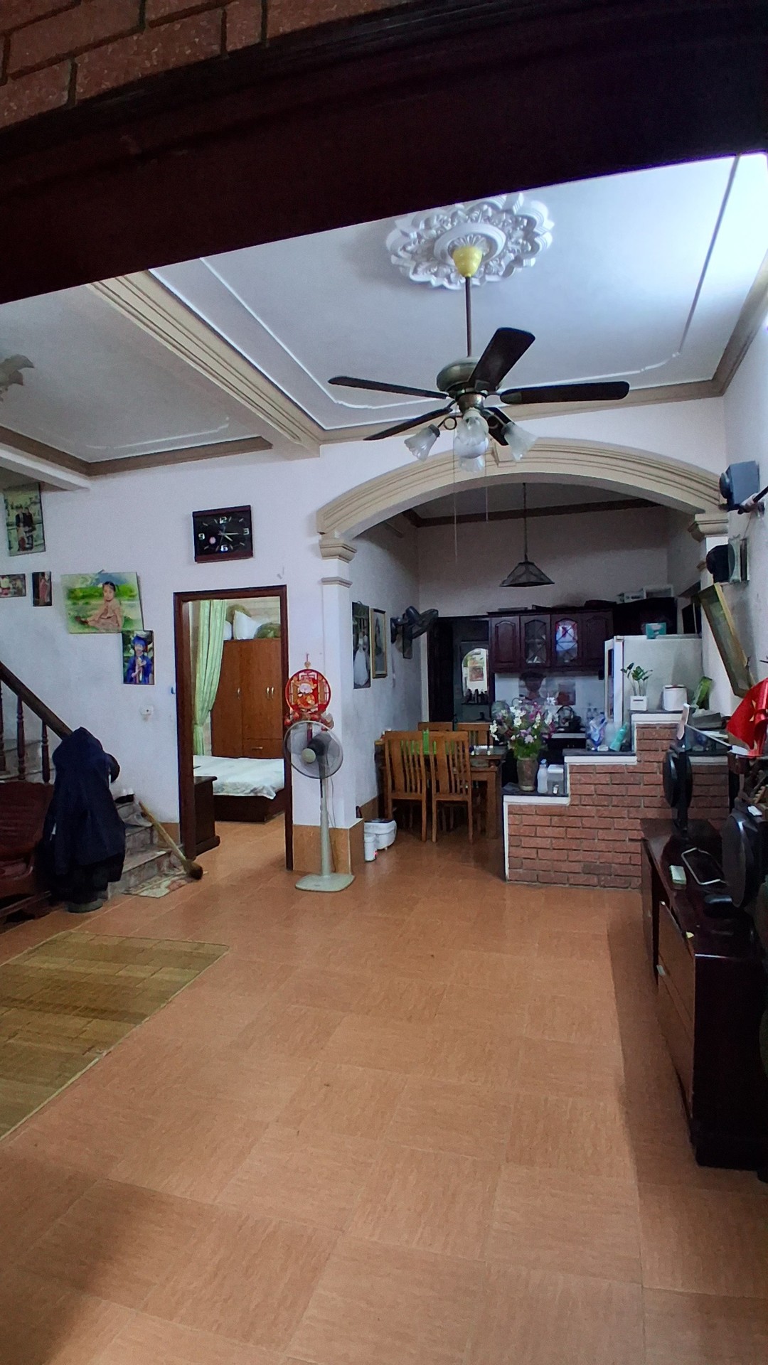 Bán nhà Tô Ngọc Vân- Tây Hồ: 244m2, 2 tầng cũ, 1 nhà ra mặt phố- Đất đẹp xây Apartment cho Tây thuê