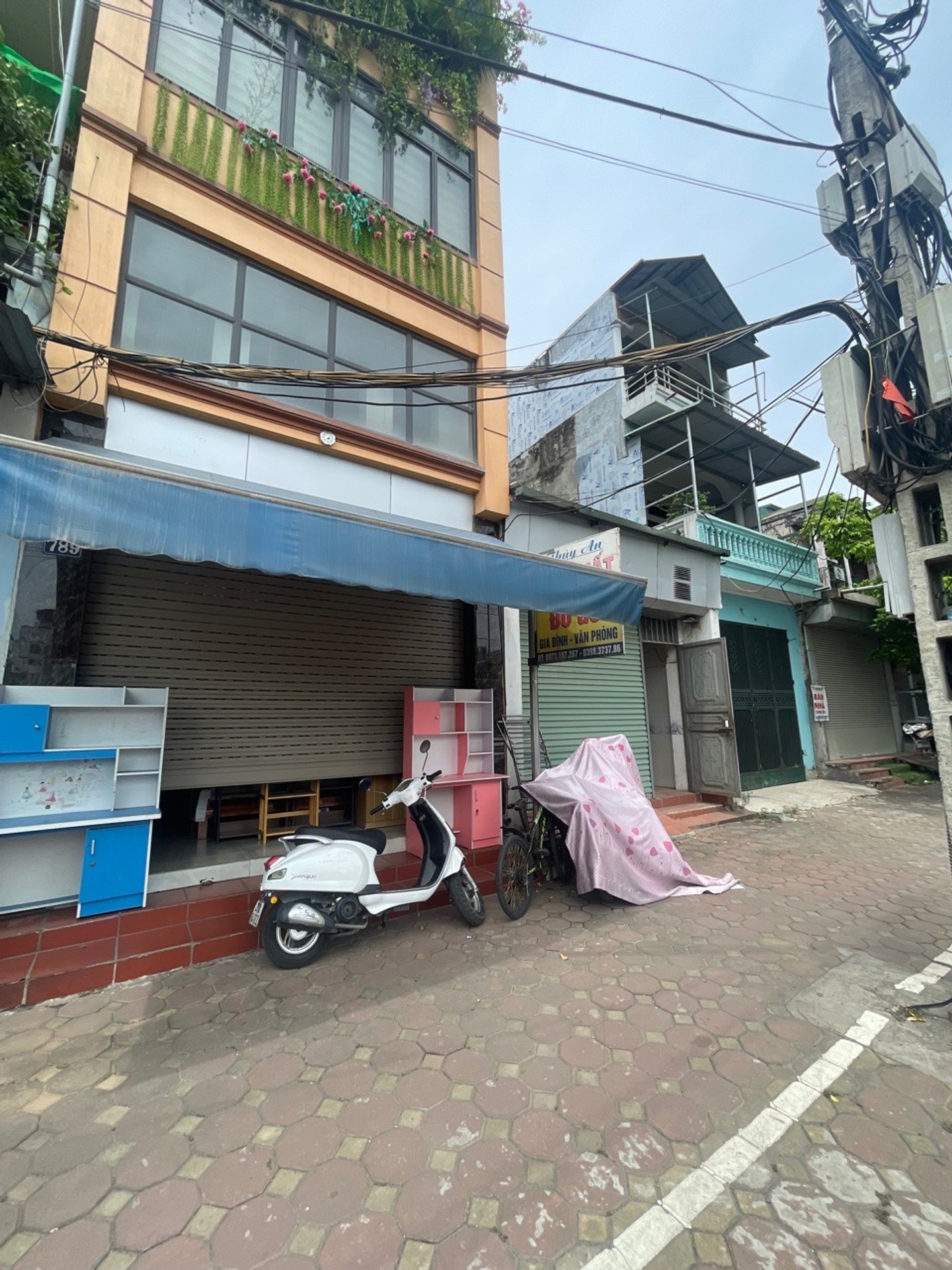 Nhà mặt phố Nguyễn Đức Thuận 104m2, vỉa hè rộng, kinh doanh tốt