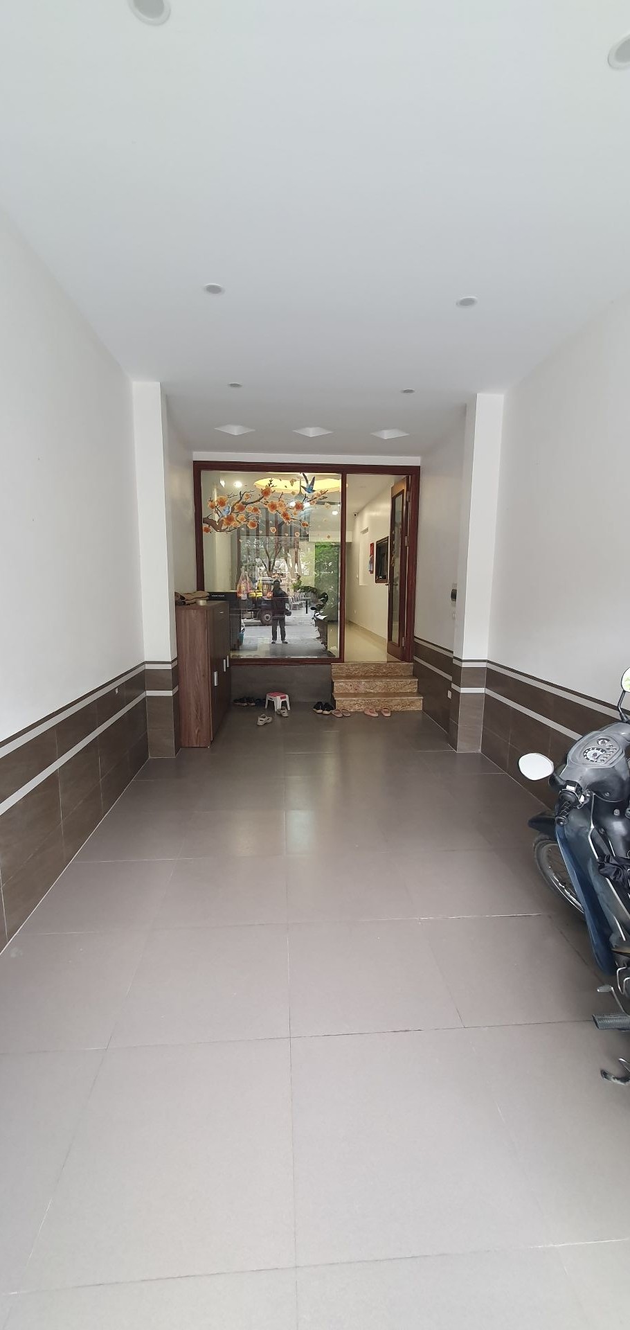 Bán nhà mặt phố Thanh Am, 45m², 5 tầng, kinh doanh vỉa hè, giá 15 tỷ