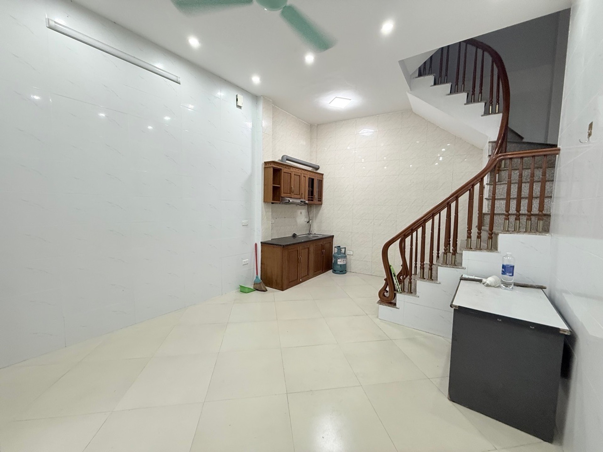 Bán nhà 5 tầng ngõ an ninh tại Thụy Khuê giá 7.3 tỷ