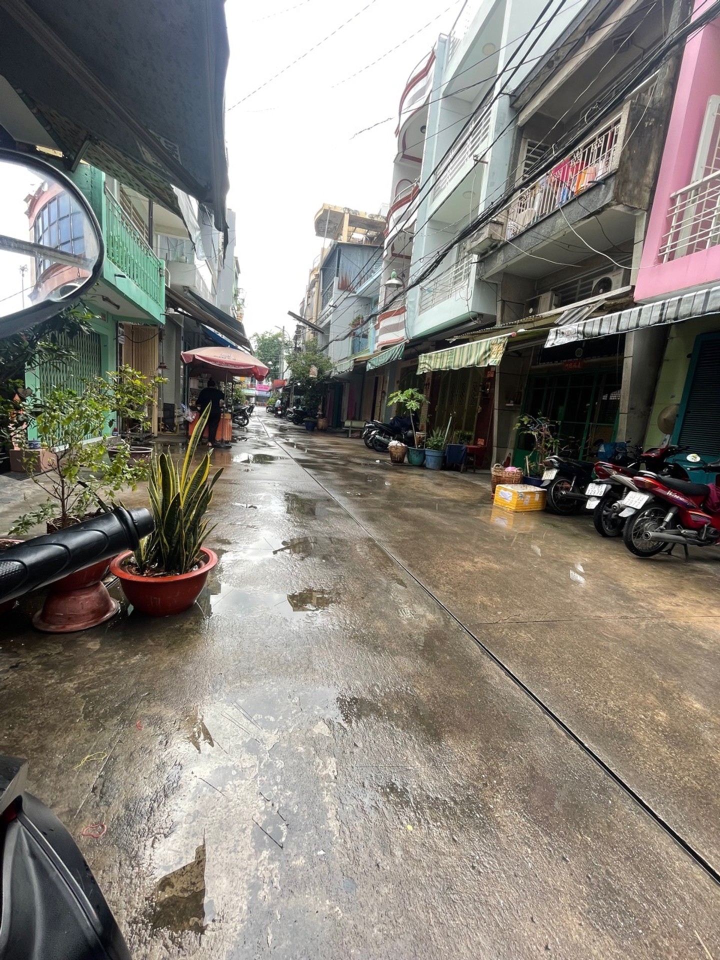 Nhà mới toanh 3 tầng, tiện nghi ngay Quận 11