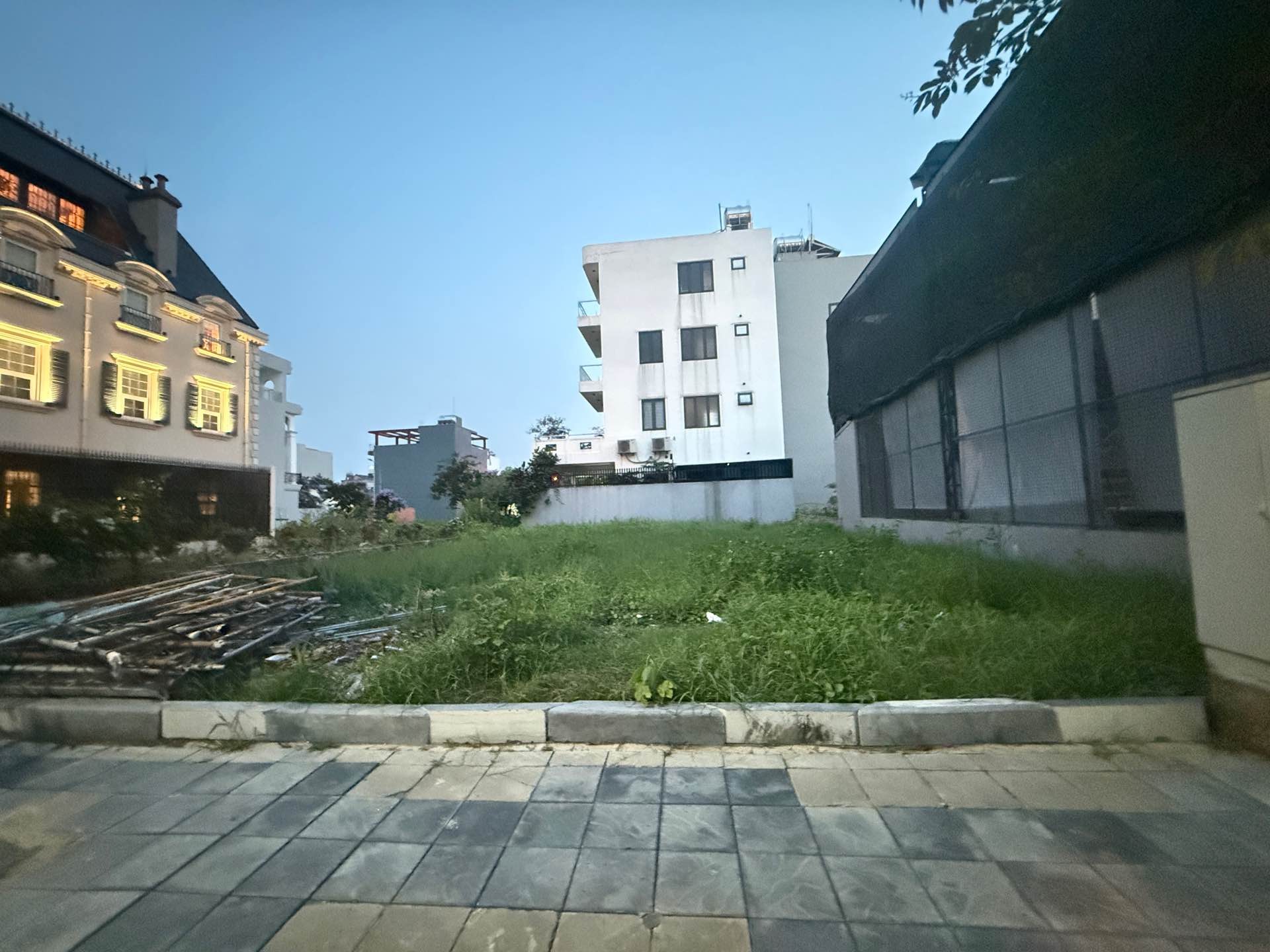 Bán đất 250m2 mặt tiền rộng tại Nguyên Khê, gần Lê Hữu Tựu