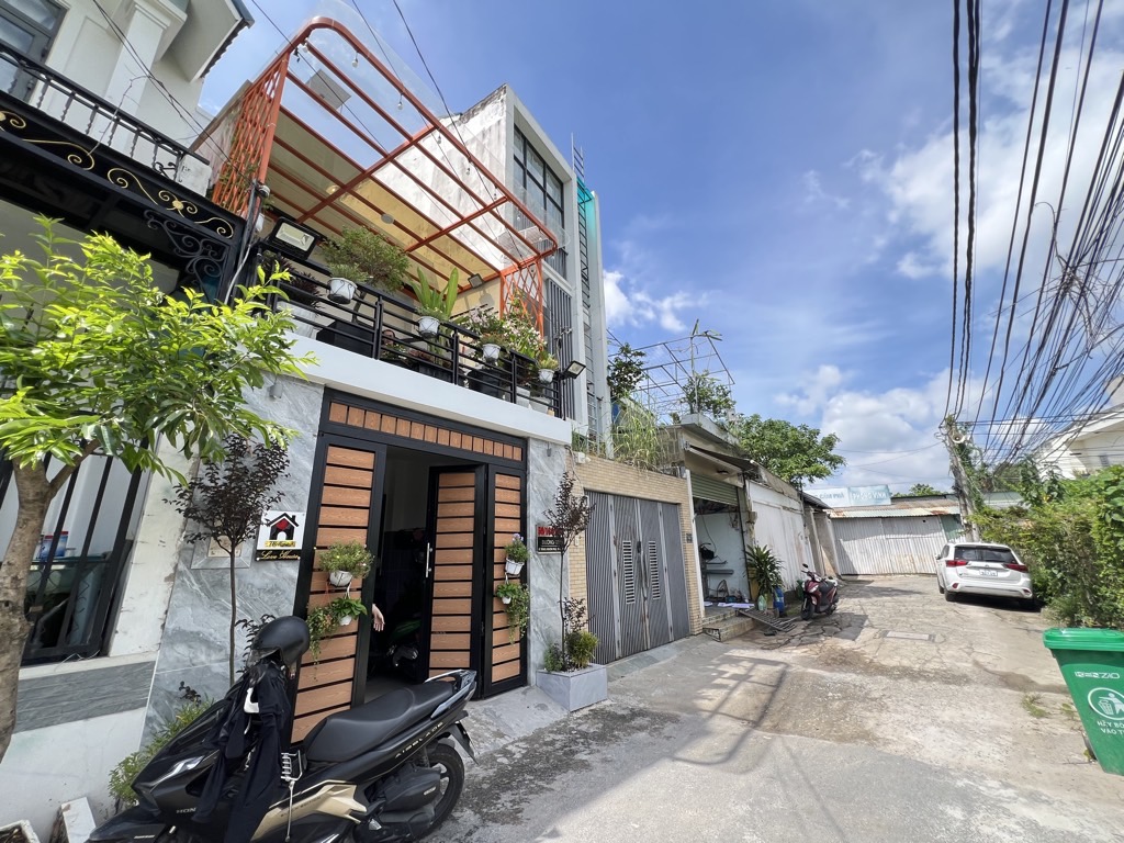 Nhà mới full nội thất, giá hấp dẫn tại Tăng Nhơn Phú