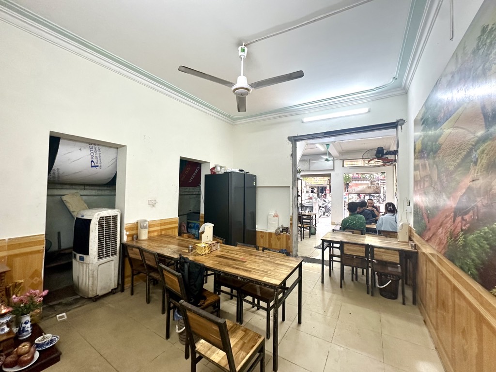 Bán nhà mặt phố lô góc kinh doanh sầm uất tại phường Dương Văn Bé, với DT 69m² 4Tầng vỉa hè rộng