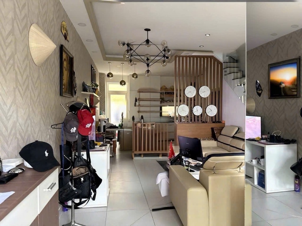 Bán nhà mặt phố 3 tầng tại xã Phong Phú, huyện Bình Chánh, diện tích 80m2, giá 8,5 tỷ