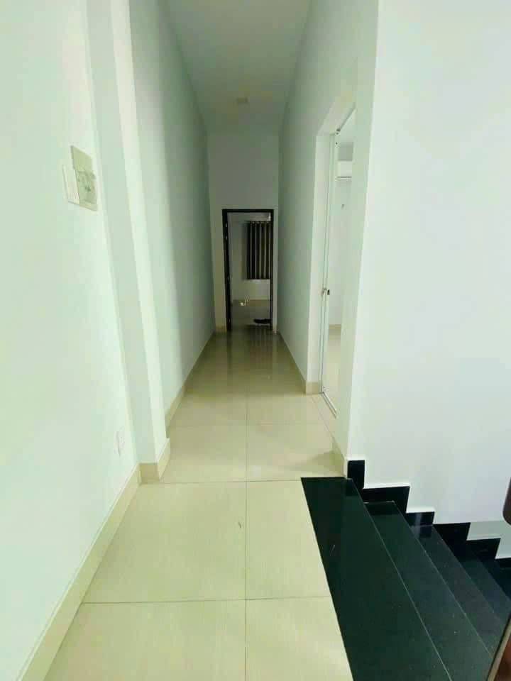 Bán nhà mặt phố tại Quốc Lộ 50, diện tích 178m2, phù hợp kinh doanh