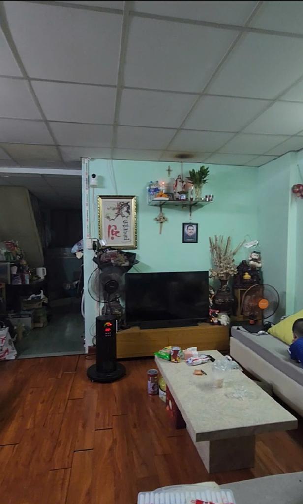Nhà riêng 2 tầng 53m² vị trí trung tâm quận 10, gần hẻm xe hơi