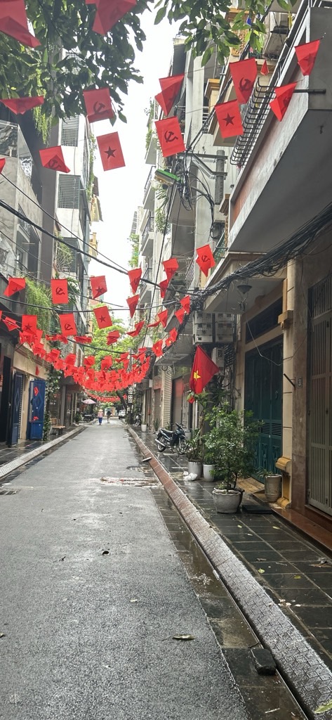 SIÊU PHẨM TÔ VĨNH DIỆN - MẶT ĐƯỜNG VỈA HÈ - OTO TRÁNH -THANG MÁY-TẶNG FULL NỘI THẤT