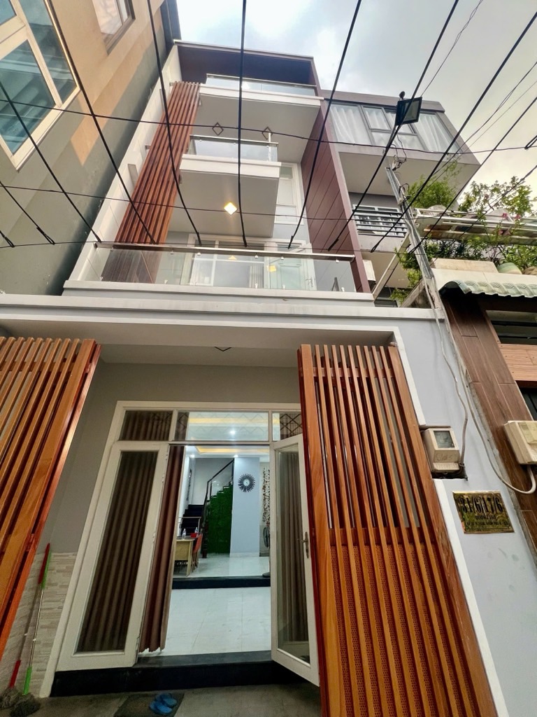 Bán nhà mặt phố 4 tầng khu Tăng Nhơn Phú A, Quận 9, thiết kế hiện đại tiện nghi