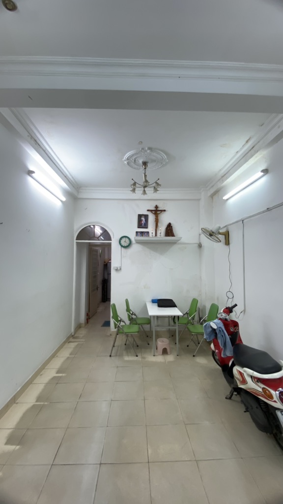 Bán nhà 2 tầng 41m2 hẻm xe hơi, gần chợ Hồ Thị Kỷ, Quận 10