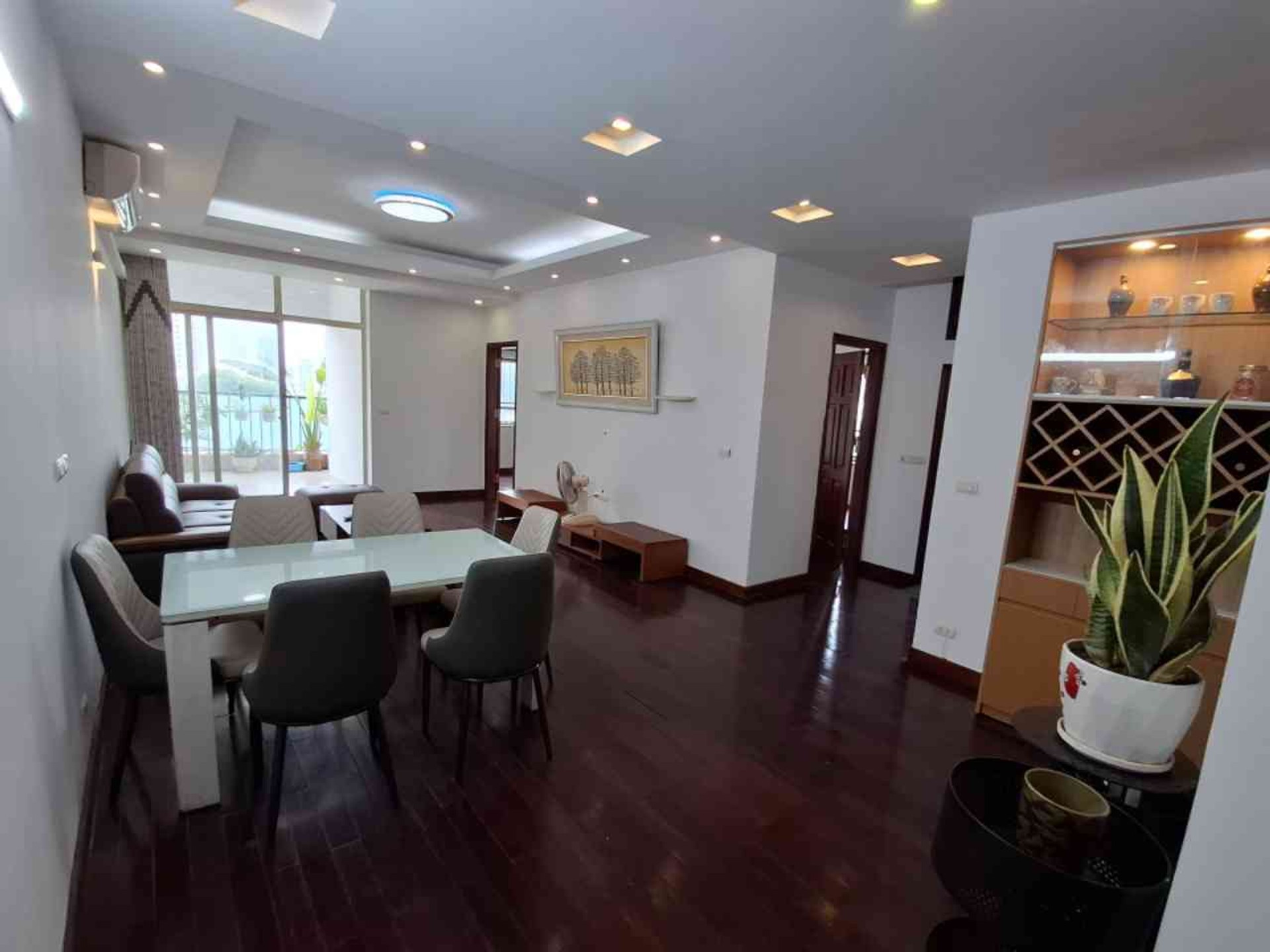 Căn hộ mặt phố NGUYỄN CHÍ THANH – Ba Đình 110m², nội thất cao cấp, sổ đỏ cất két