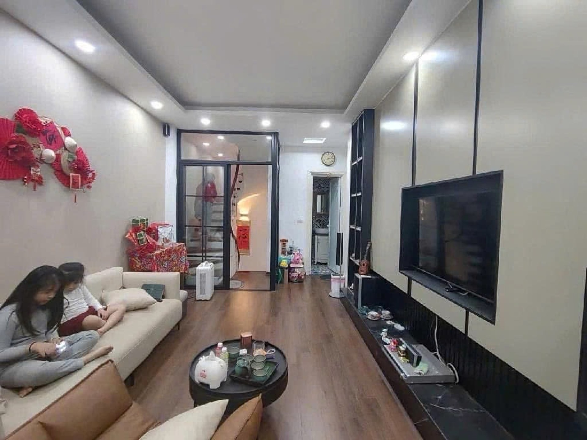 Bán nhà riêng 5 tầng, diện tích 26m² tại Văn Cao, Ba Đình, giá 8.7 tỷ LH 0387354682