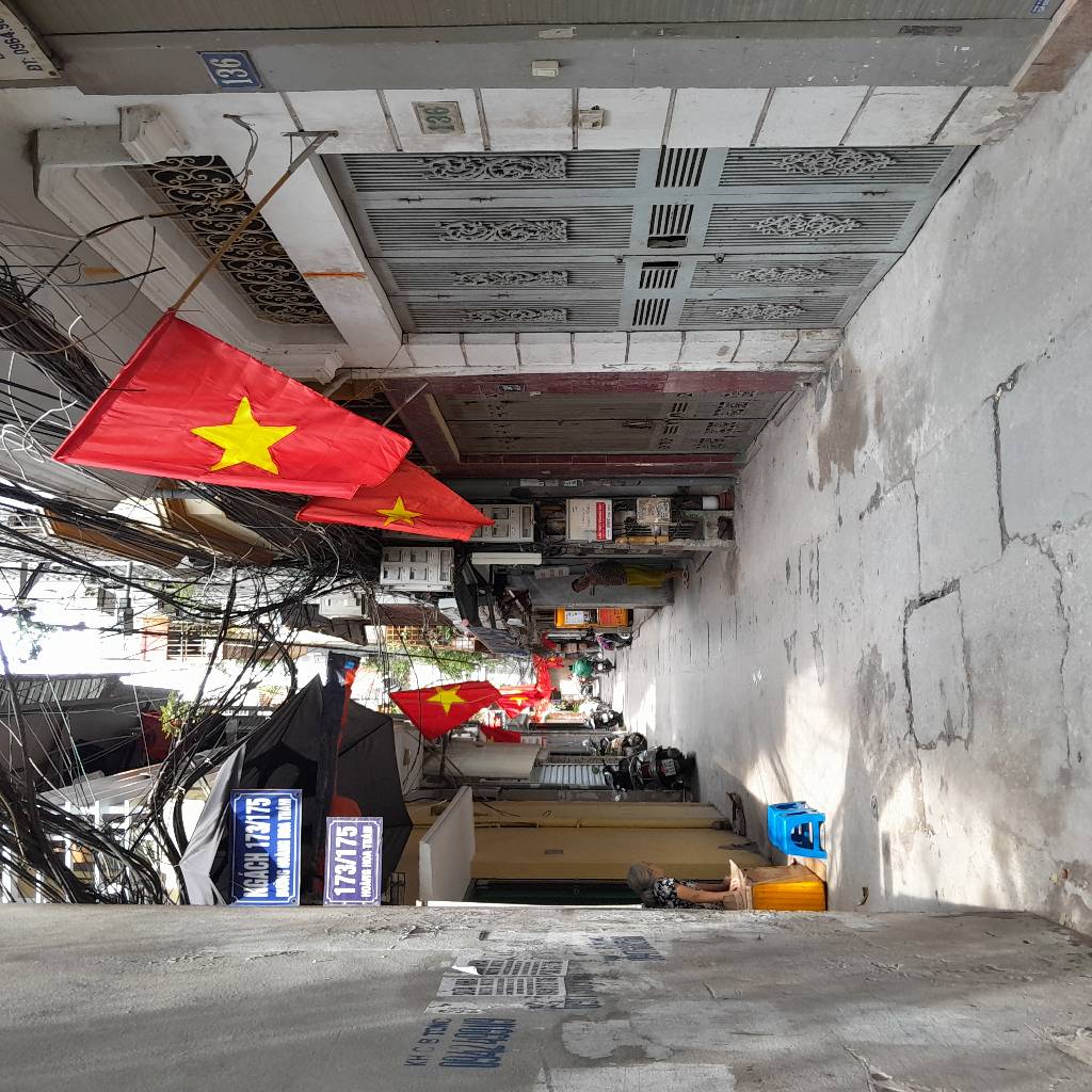 Bán nhà riêng tại Hoàng Hoa Thám 35m2, 2 tầng - Phù hợp cho gia đình ít người - giá rẻ.