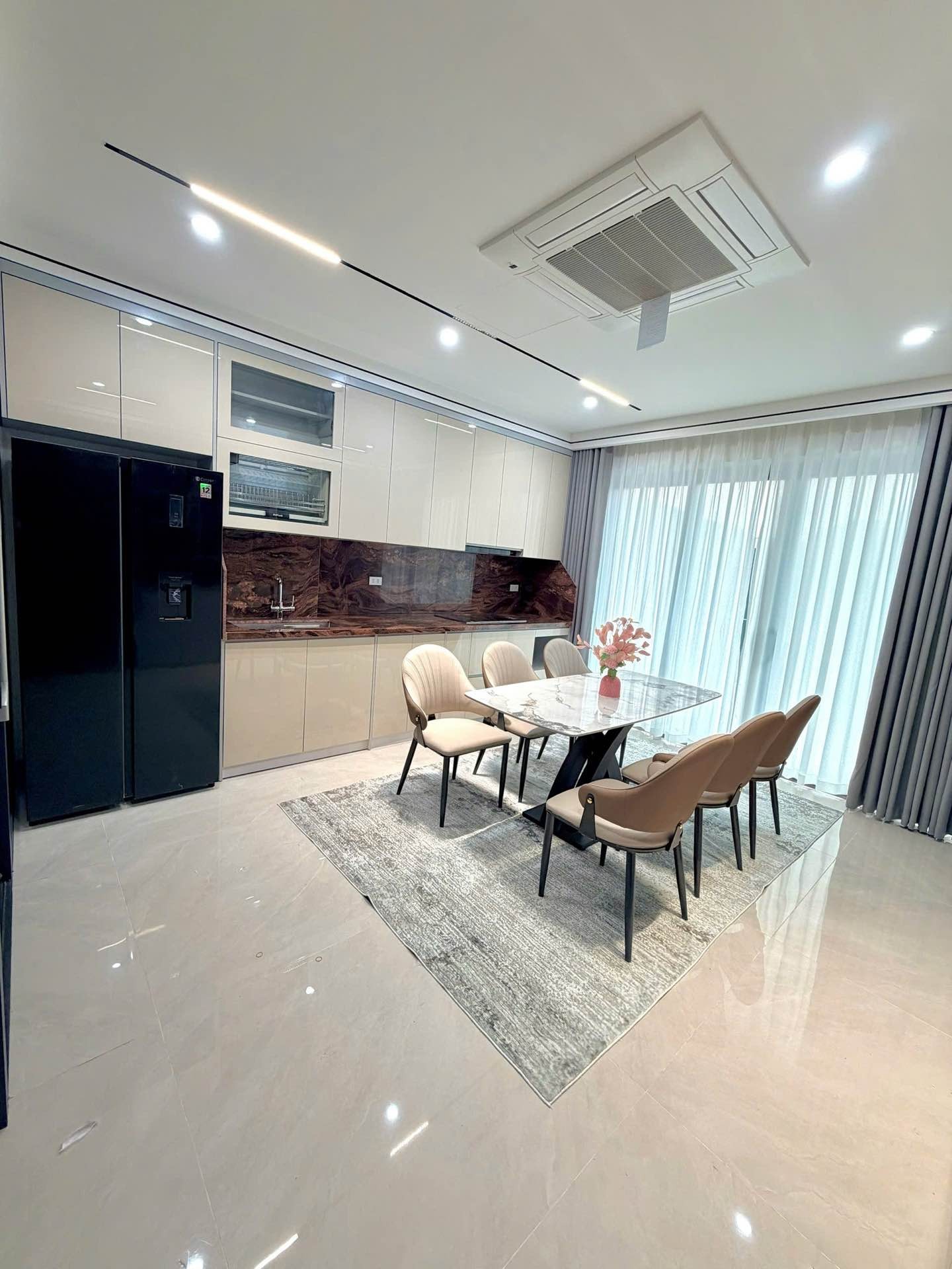 Nhà riêng 7 tầng sang trọng tại Ngọc Thụy, diện tích 50m², nội thất cao cấp