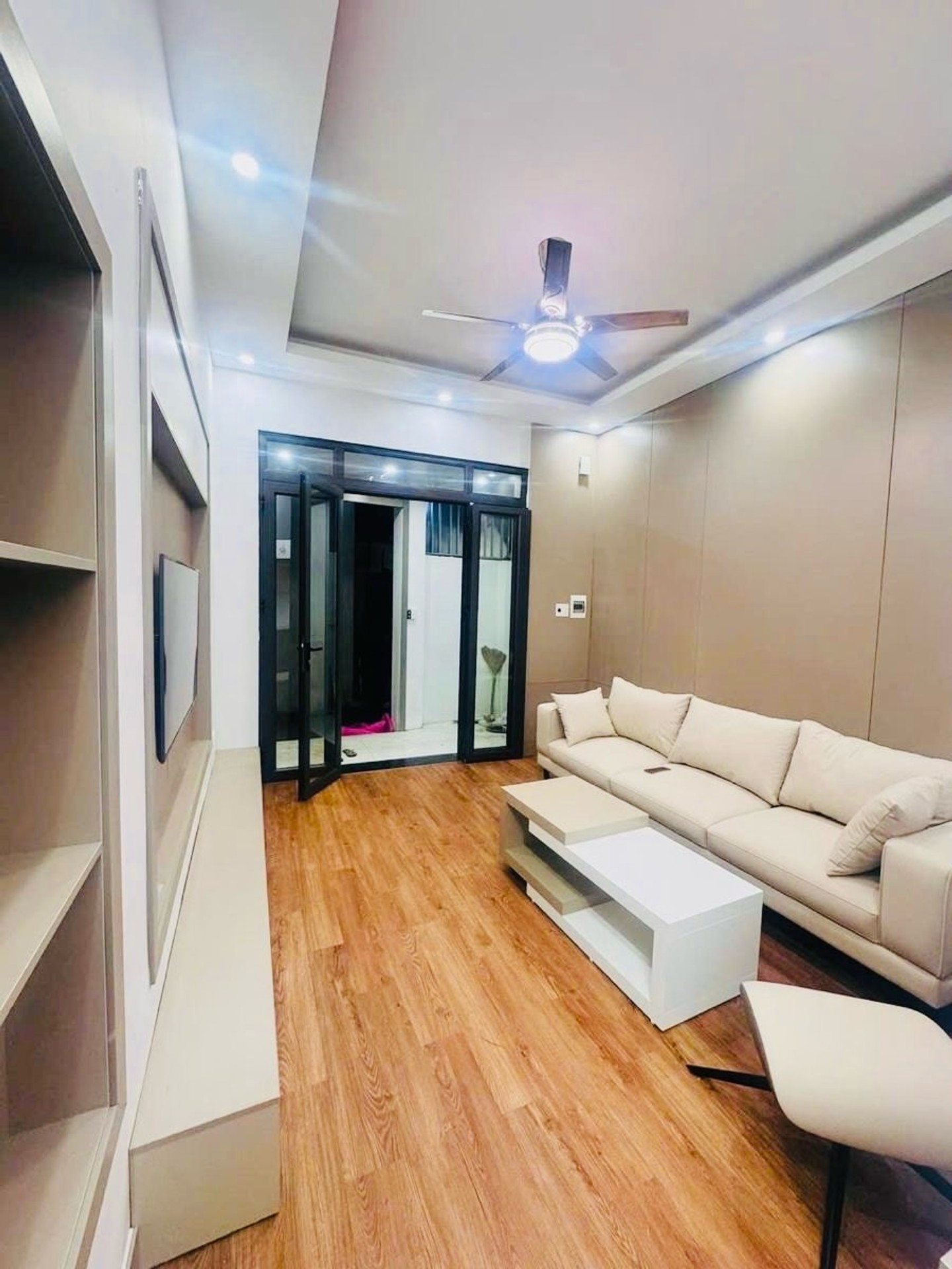 Nhà VIP Hà Đông: 3 Phòng Ngủ, Nội Thất Tặng, Giá Tốt Hiếm Có
