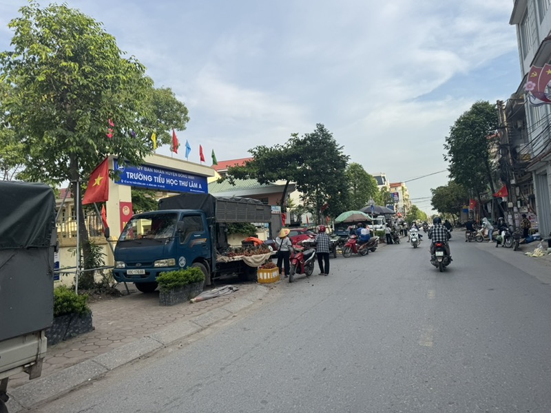 Nhà 3 tầng 5 phòng ngủ khu vực Chợ Kim giá 8.9 tỷ