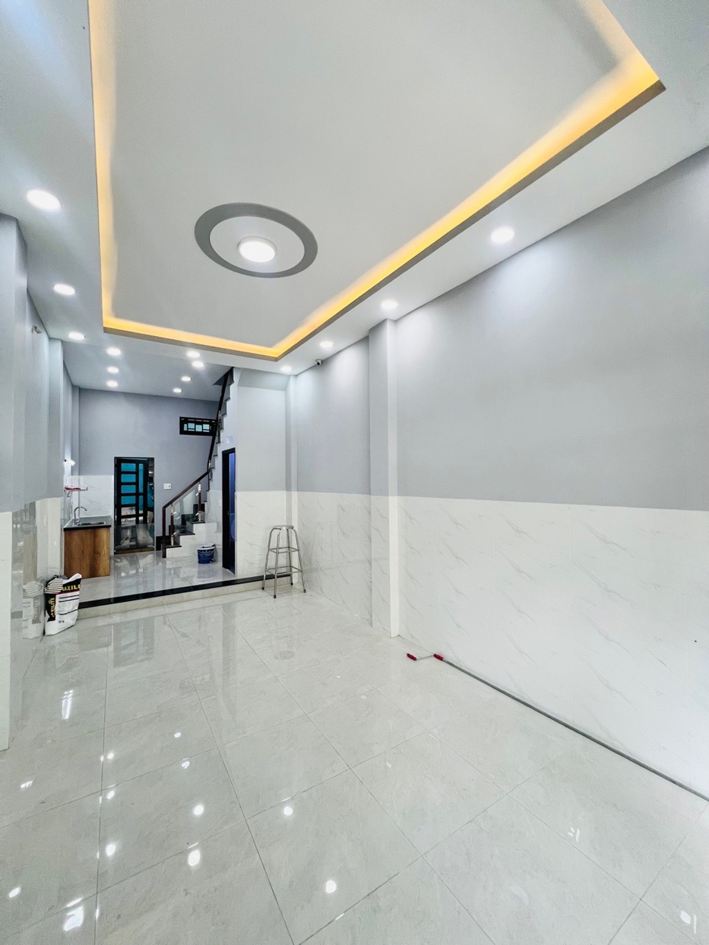 Bán nhà riêng 2 tầng diện tích 34m2 tại quận 11, hẻm xe tải 8m thuận tiện kinh doanh