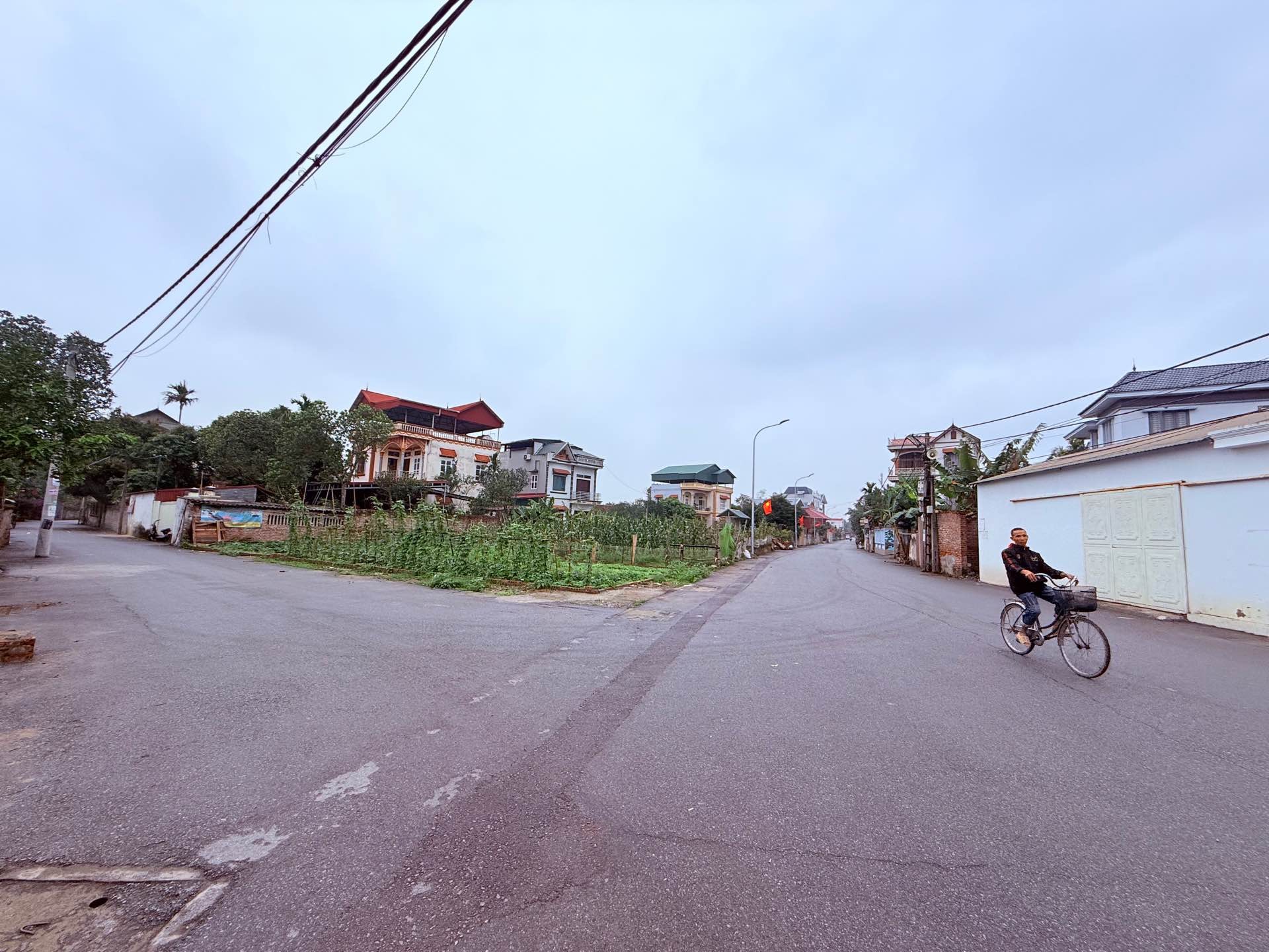 Bán đất lô góc 2 mặt ngõ ô tô tránh tại Thôn Kênh, Bắc Ninh