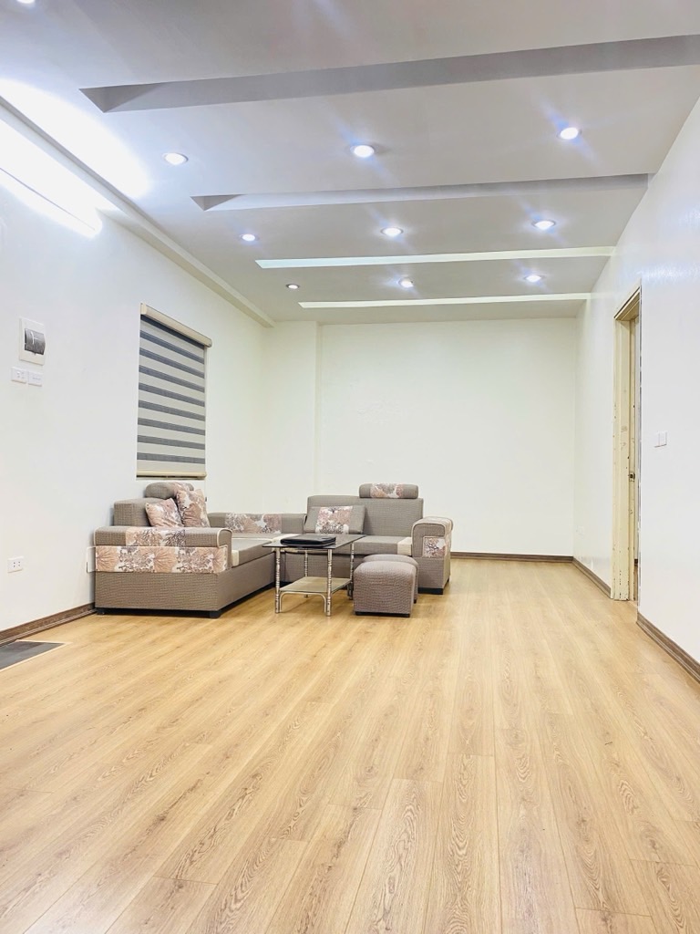 Căn hộ rộng 103m², 3 phòng ngủ tại chung cư ngõ Lạc Trung, tầng 10 view thoáng