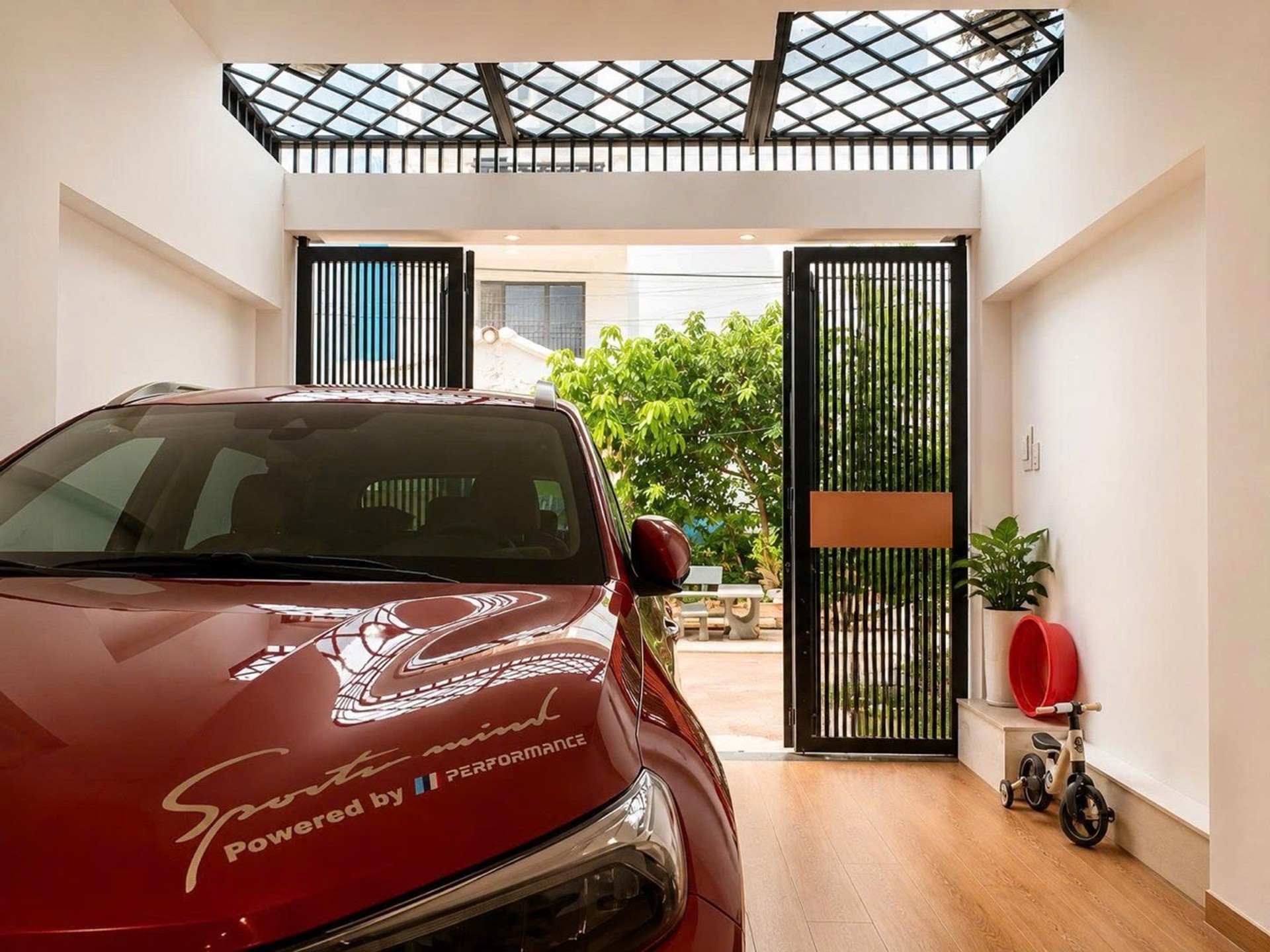 Nhà mới rộng rãi, view xanh tại Long Trường Thủ Đức