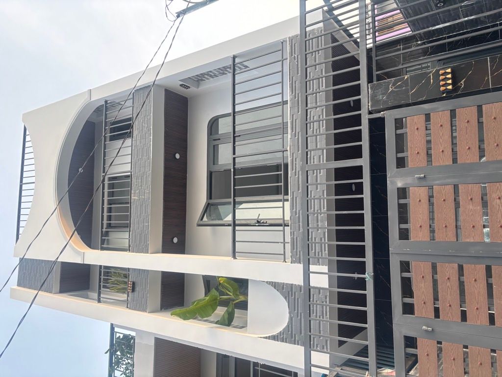 Nhà mới toanh cực đẹp tại Đông Tăng Long, sẵn ở ngay
