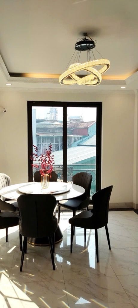 Nhà 6 tầng thang máy, full nội thất tại Long Biên, giá 14.6 tỷ đồng