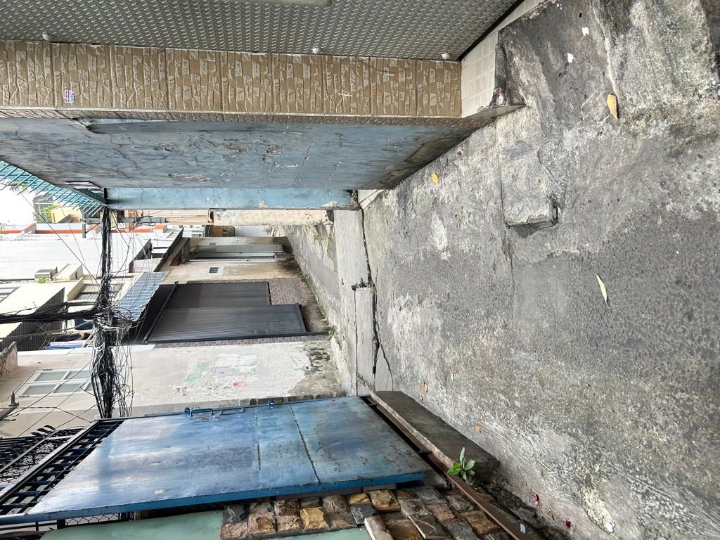 Bán nhà 2 tầng, diện tích 40m2, mặt tiền rộng tại Quận 10