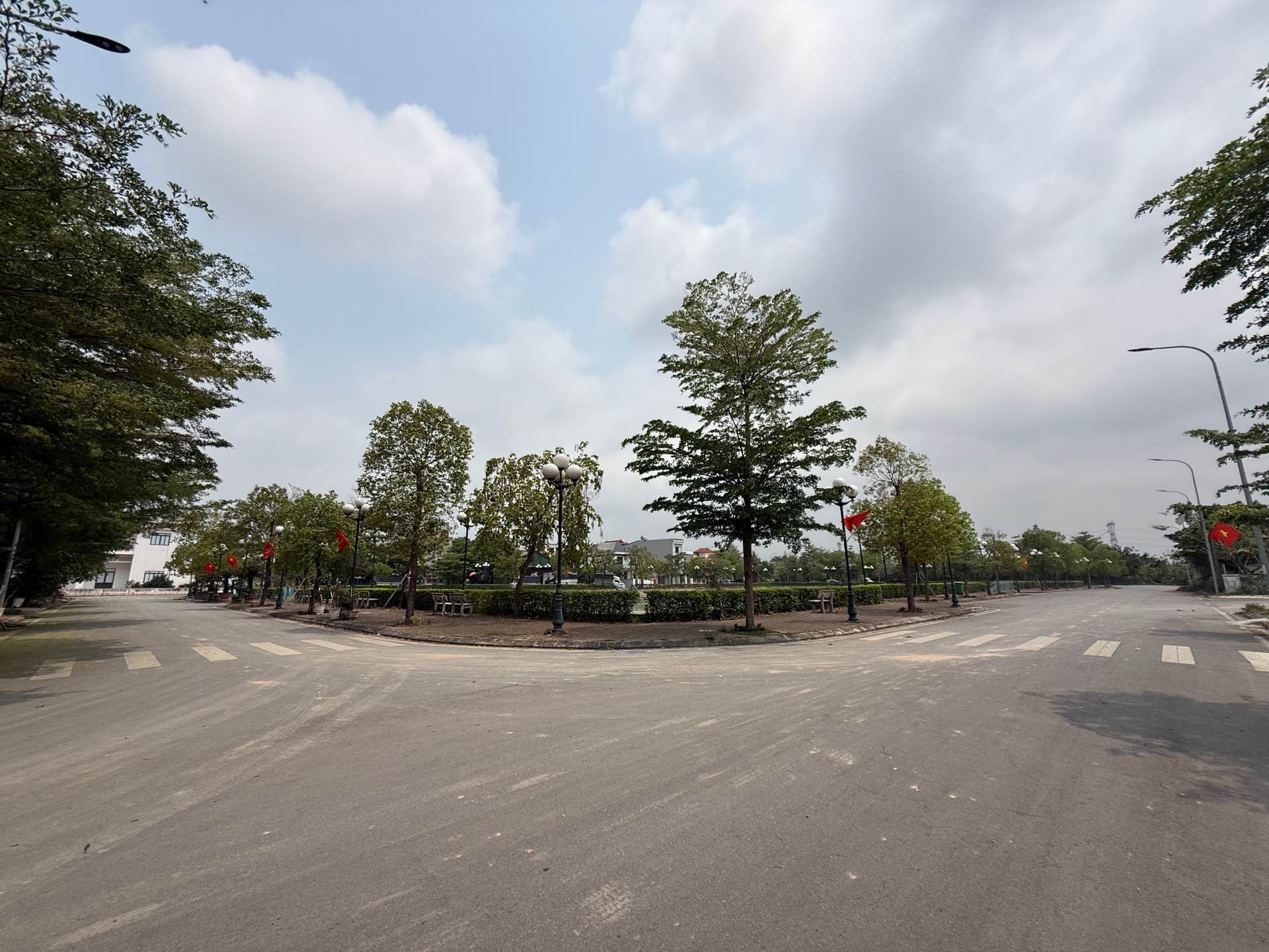Bán đất đấu giá liền kề hồ, Diện tích 90m2, Đông Anh